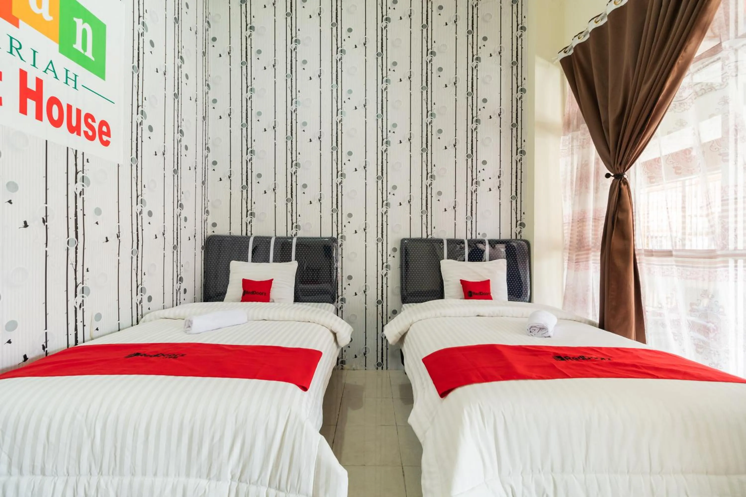 Bedroom, Bed in RedDoorz Syariah near Pasar Aur Kuning