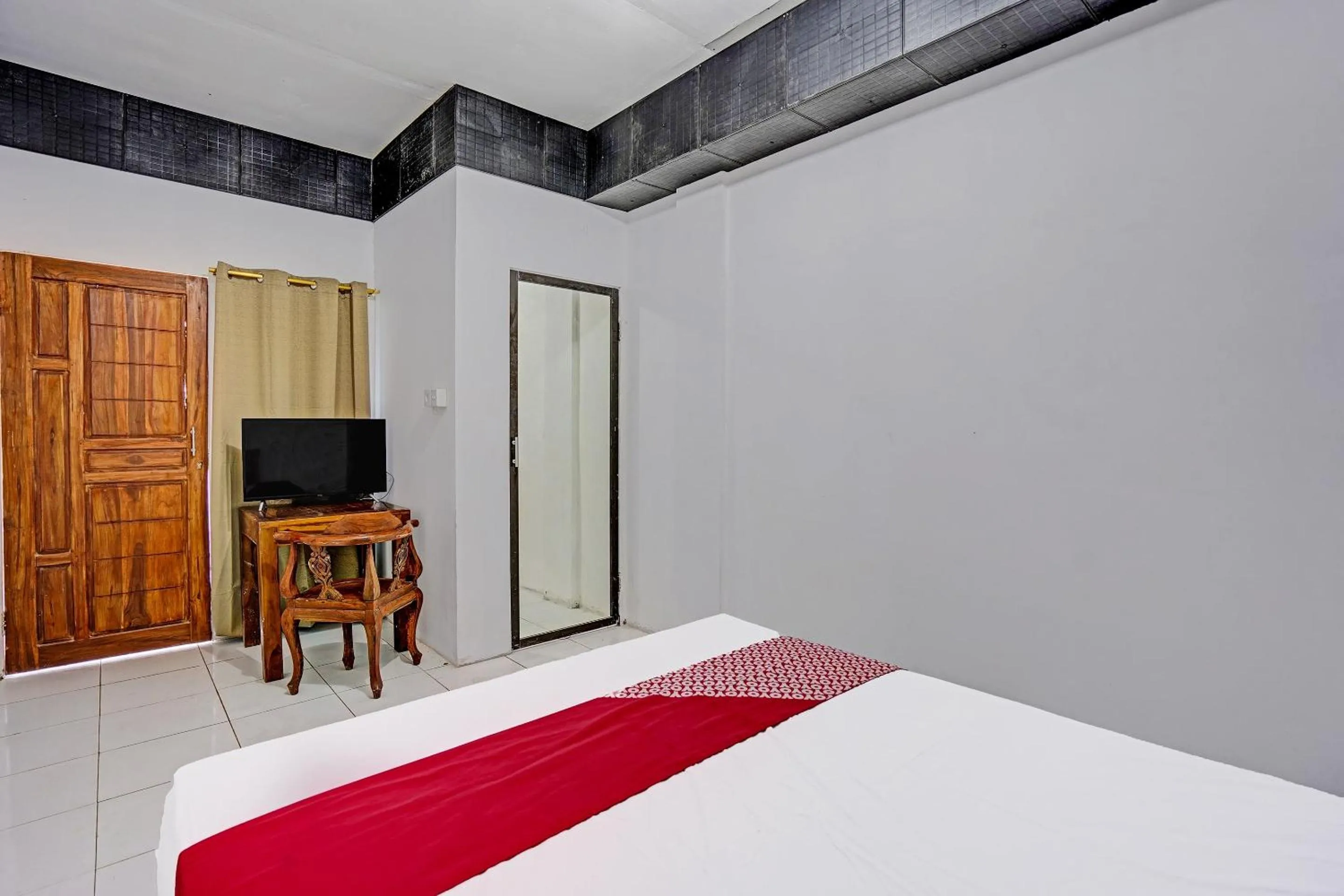 Bedroom, Bed in Hotel O Villa A1