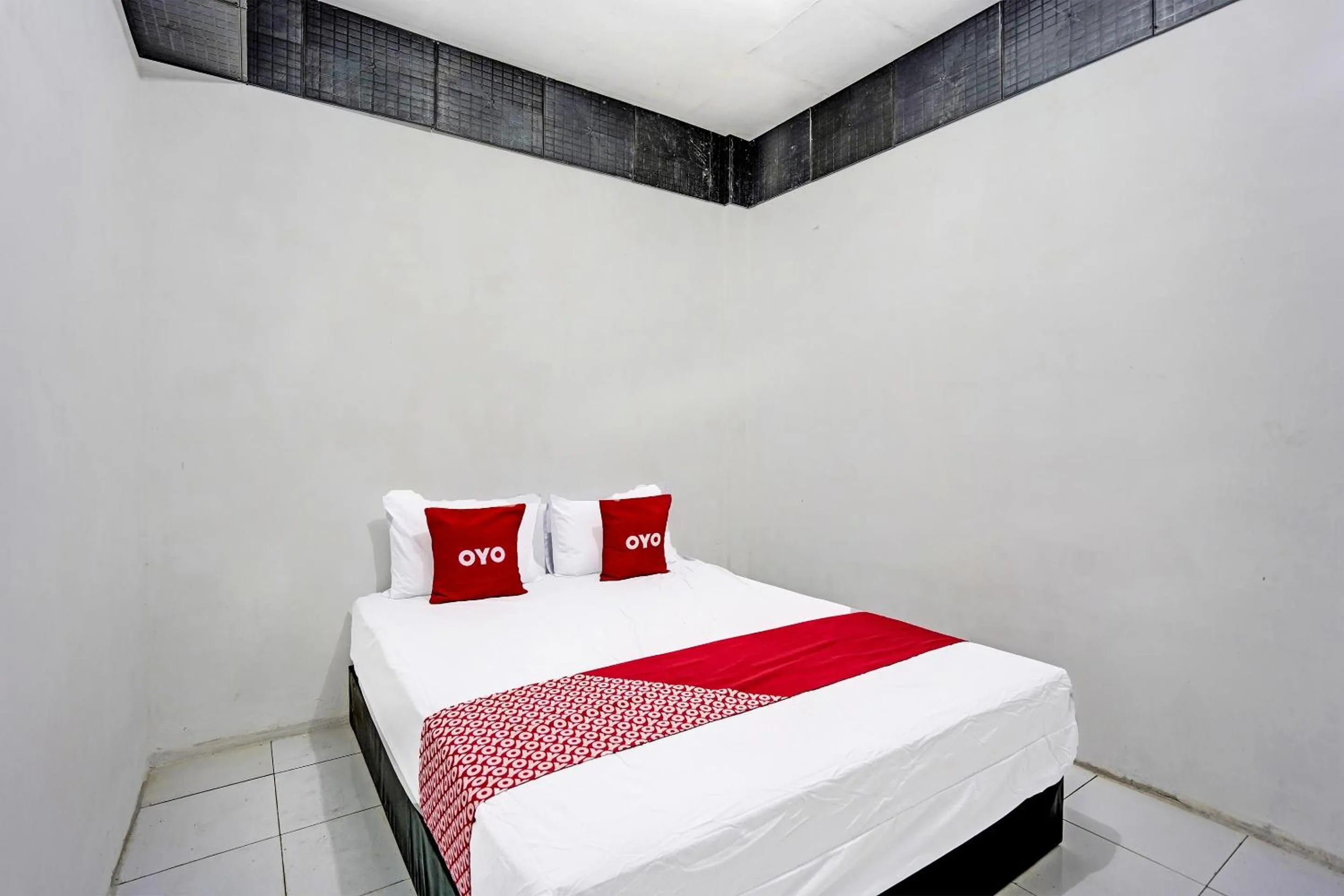 Bedroom, Bed in Hotel O Villa A1