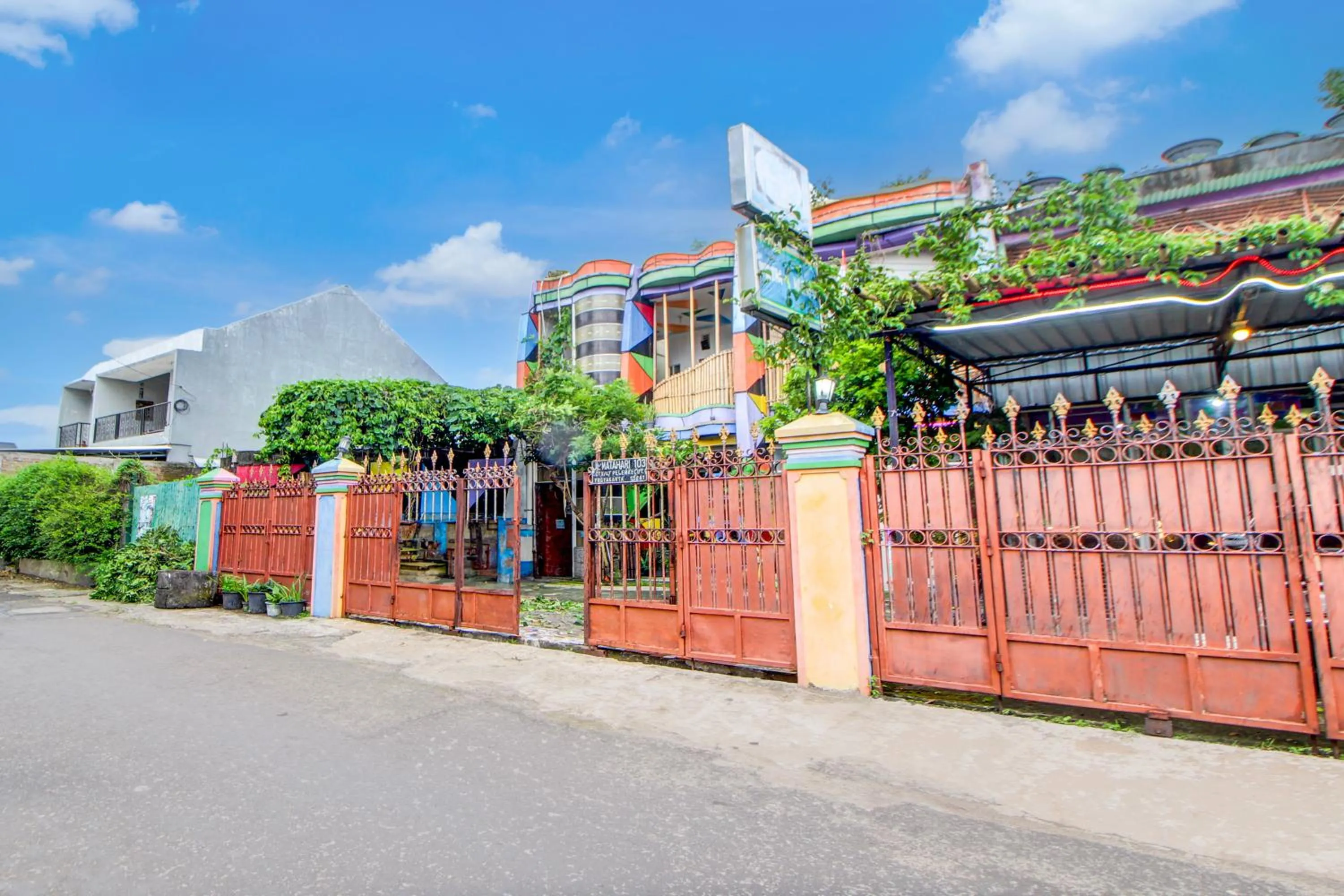 Property building in Oyo 91601 Pelemkecut Double Degree Syariah