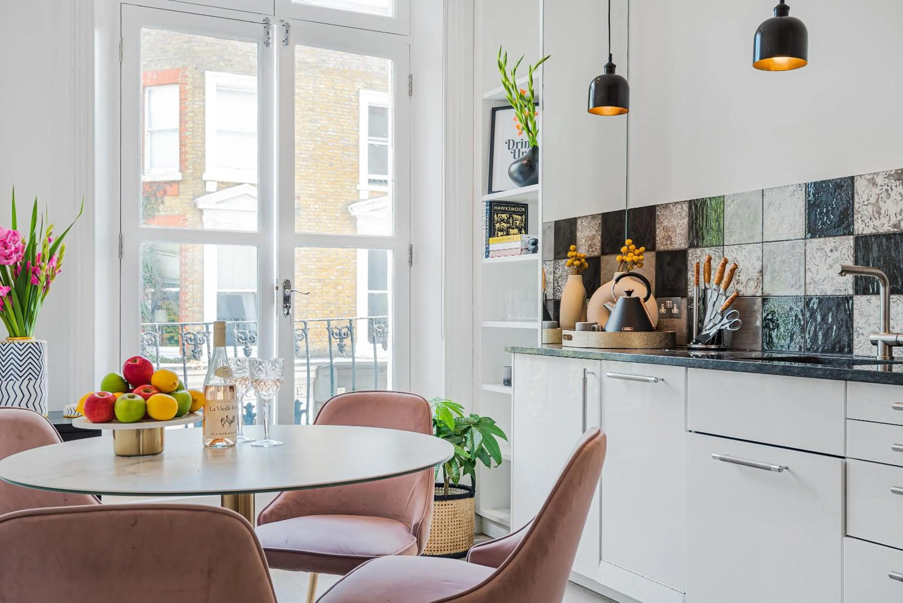 Lady on the Lane- 2 bed Primrose Hill