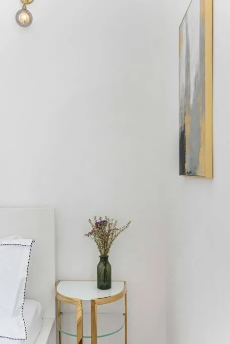 Bed in Lady on the Lane- 2 bed Primrose Hill