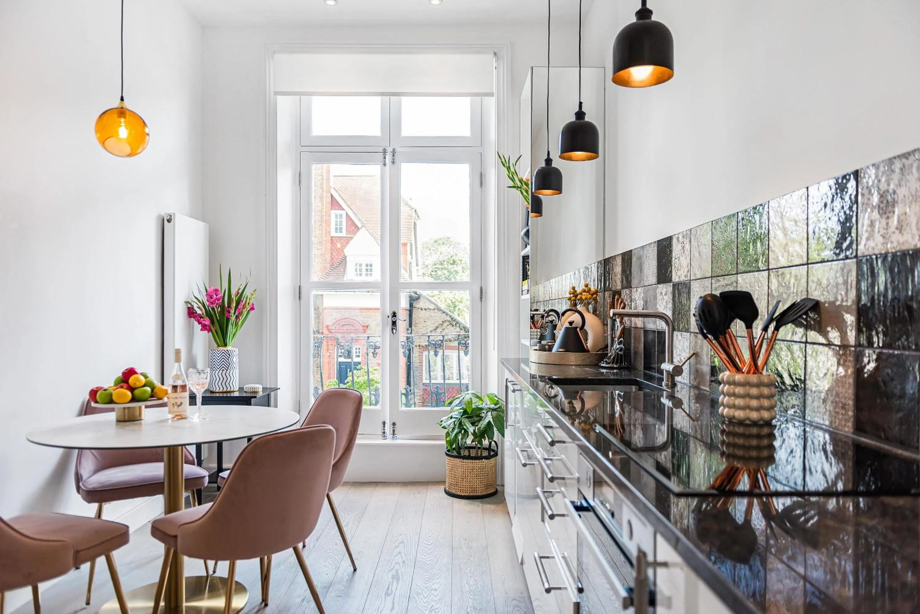 Lady on the Lane- 2 bed Primrose Hill