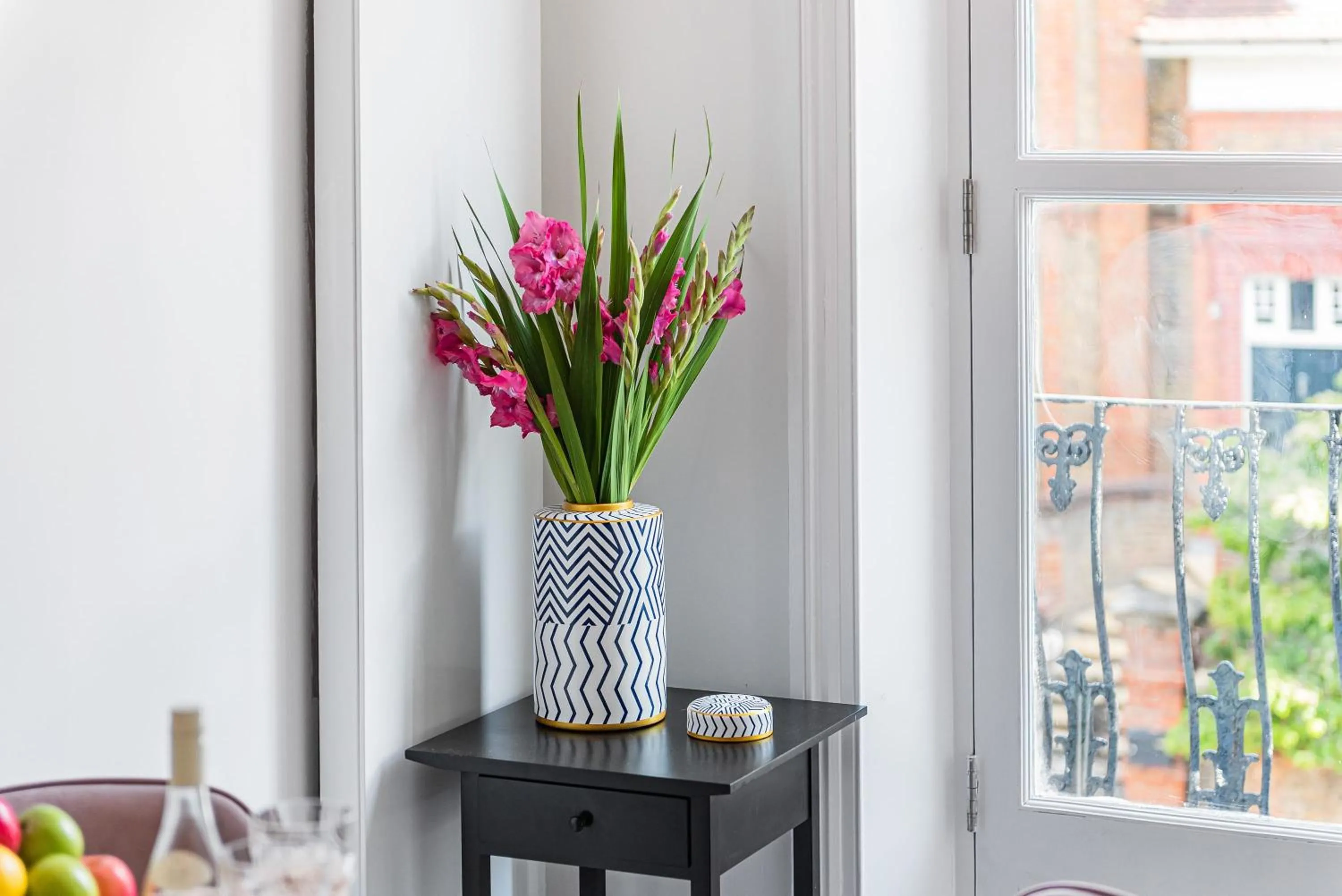 Lady on the Lane- 2 bed Primrose Hill
