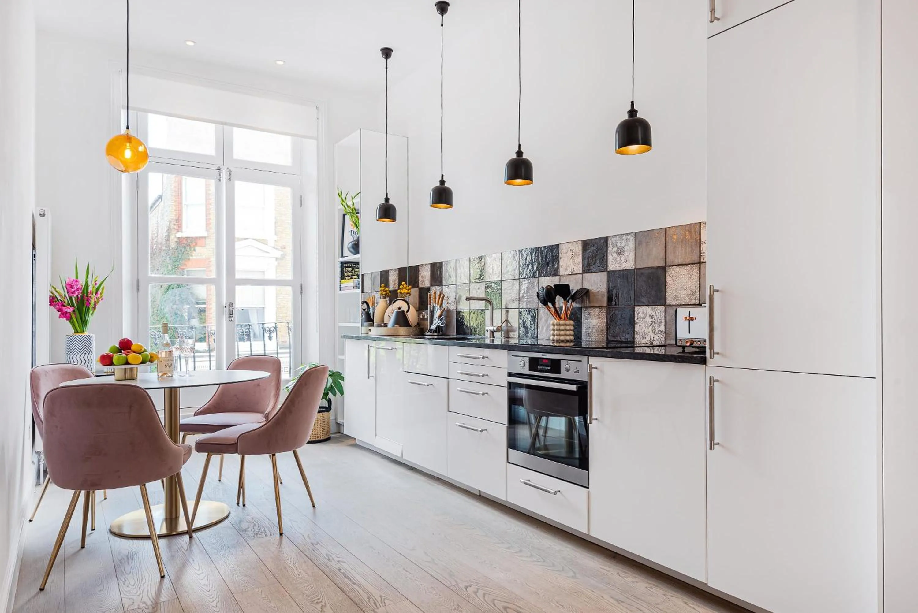 Lady on the Lane- 2 bed Primrose Hill