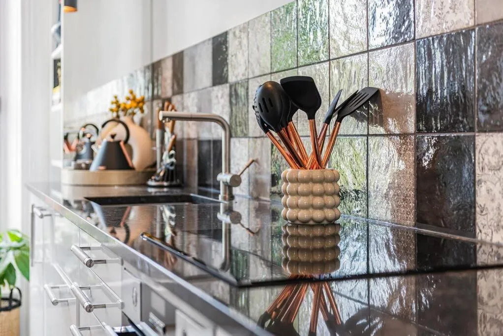 Lady on the Lane- 2 bed Primrose Hill