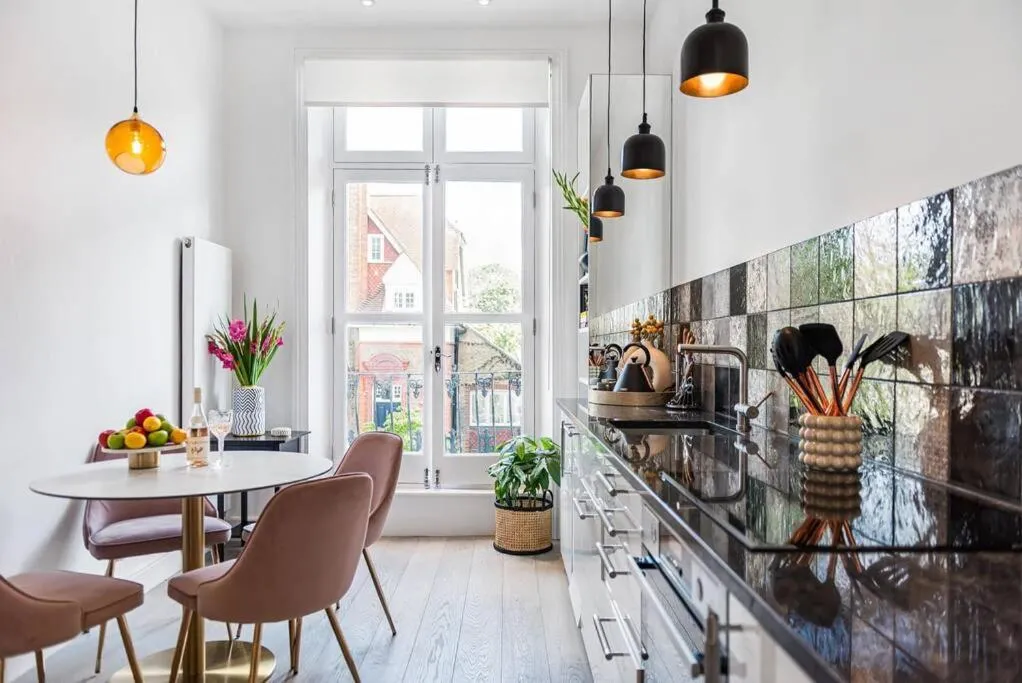 Lady on the Lane- 2 bed Primrose Hill