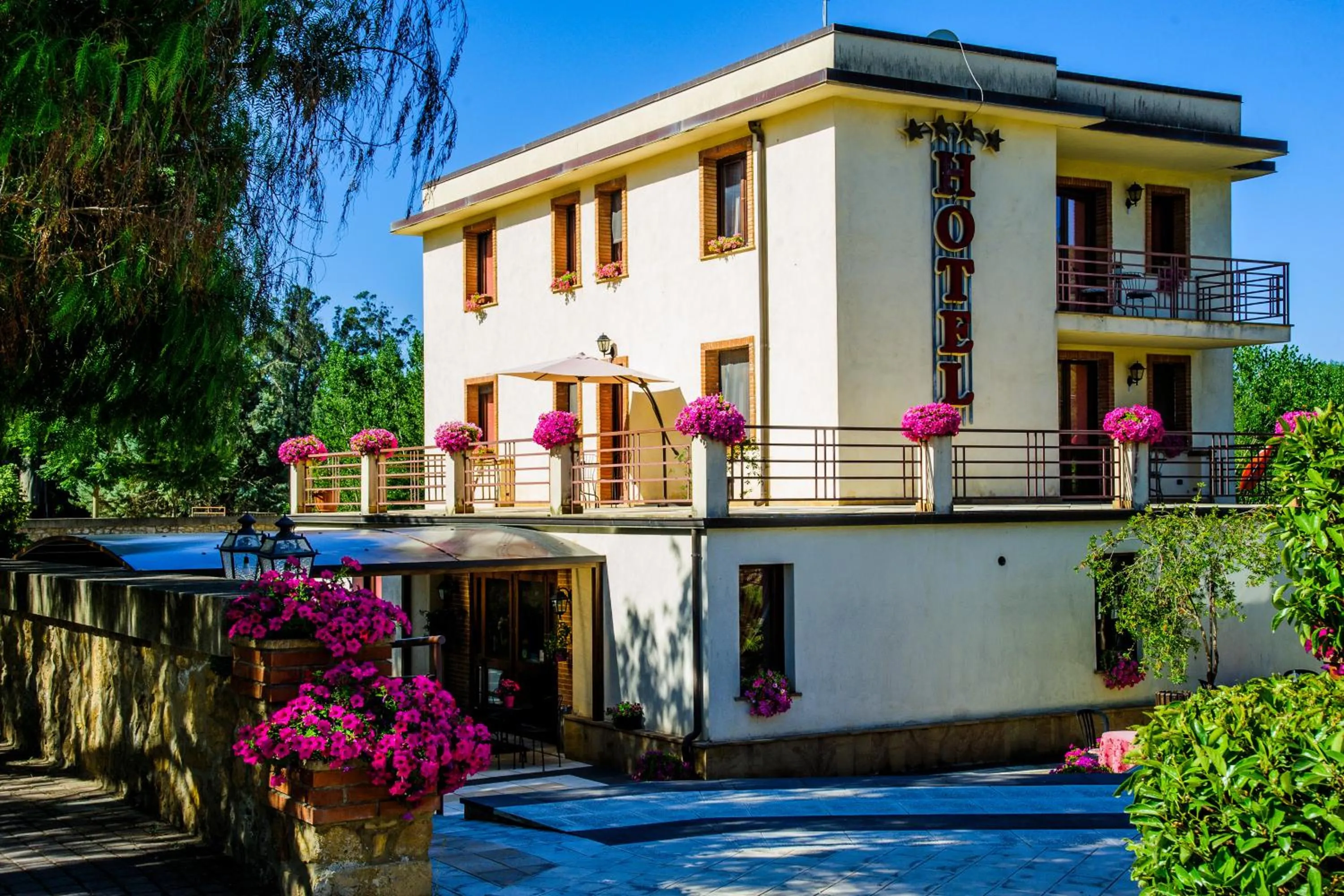 Property building in Hotel Al Ritrovo