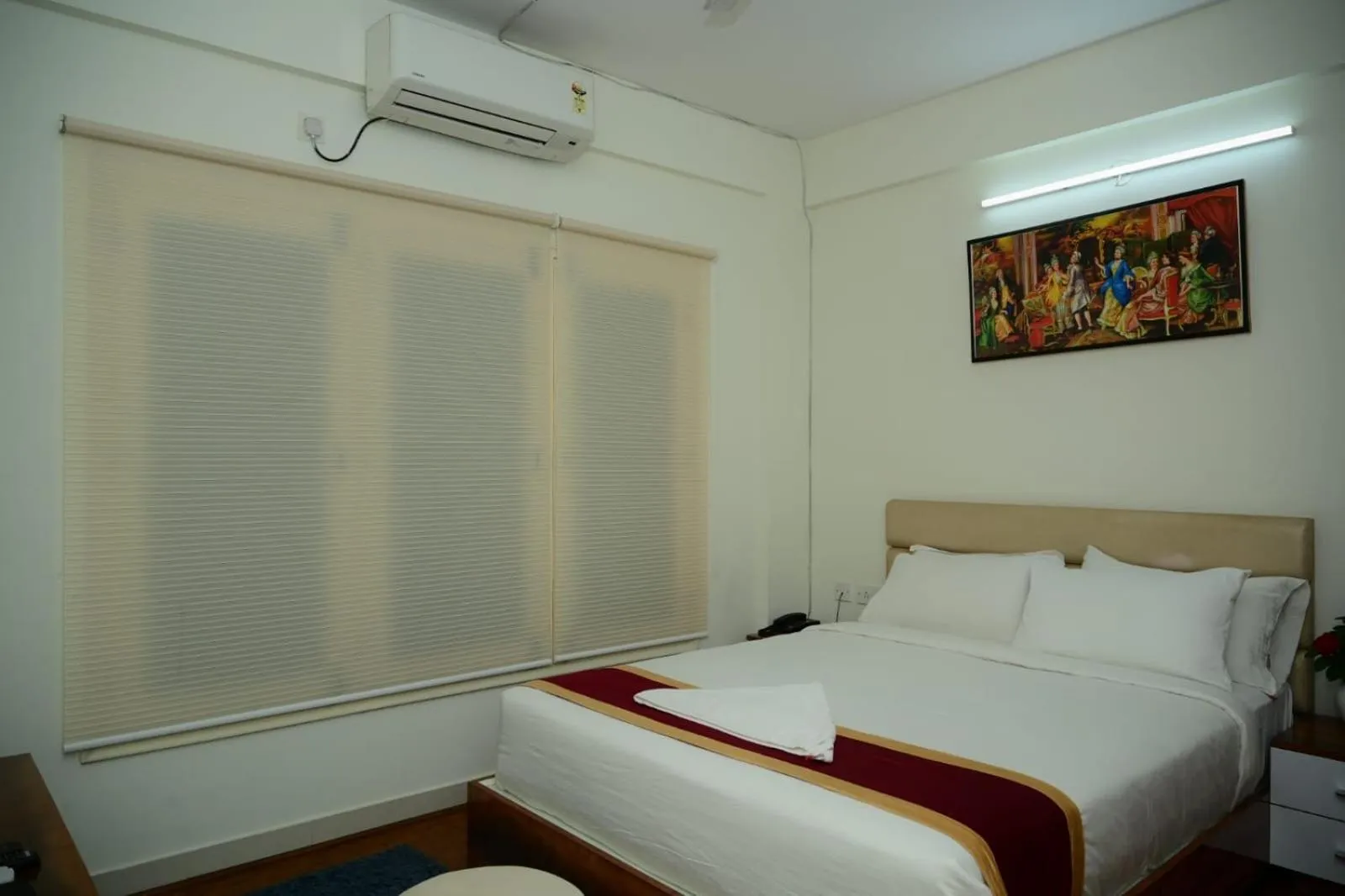 Bed in Windfall Service Apartment