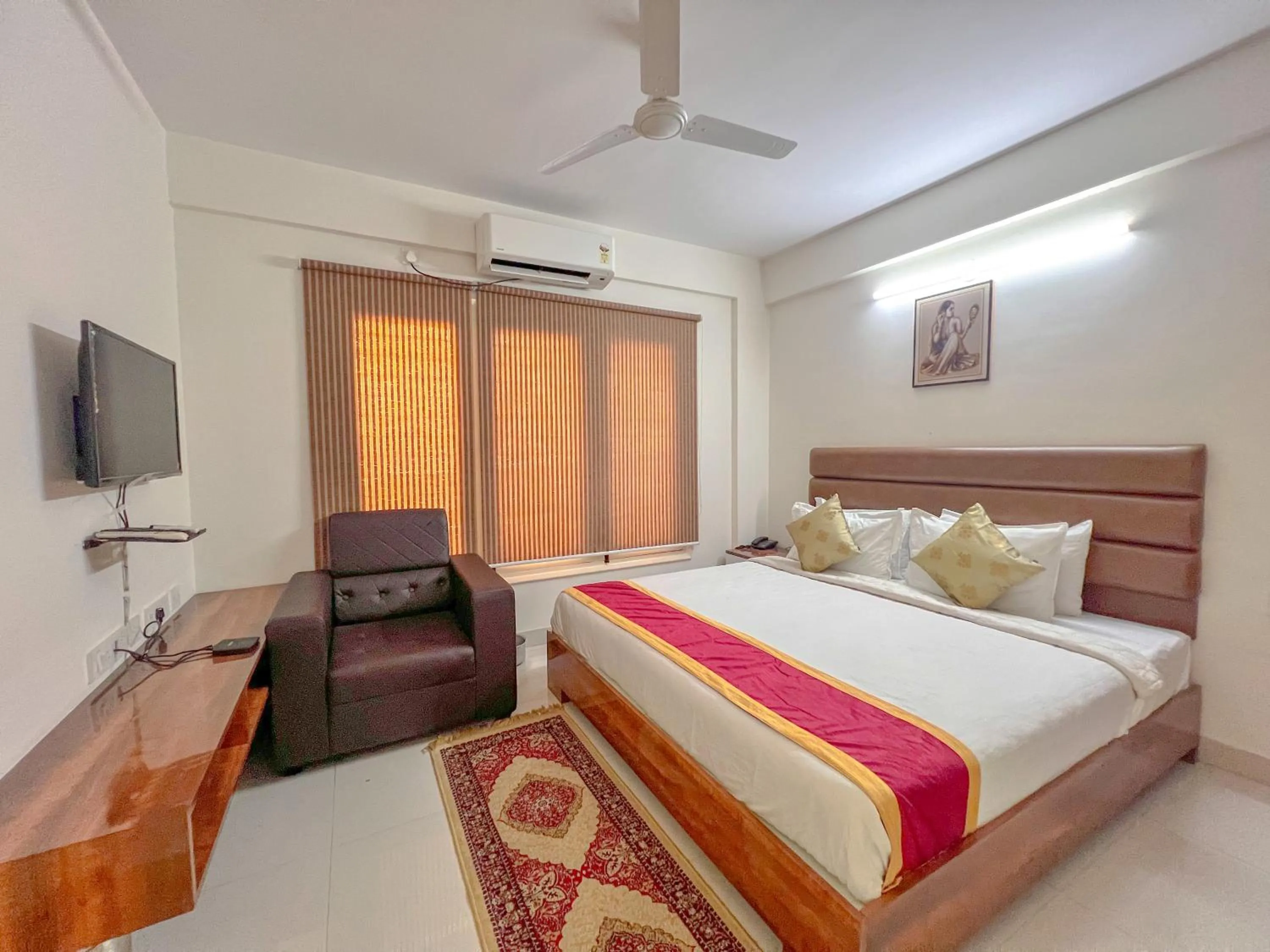 Bed in Windfall Service Apartment