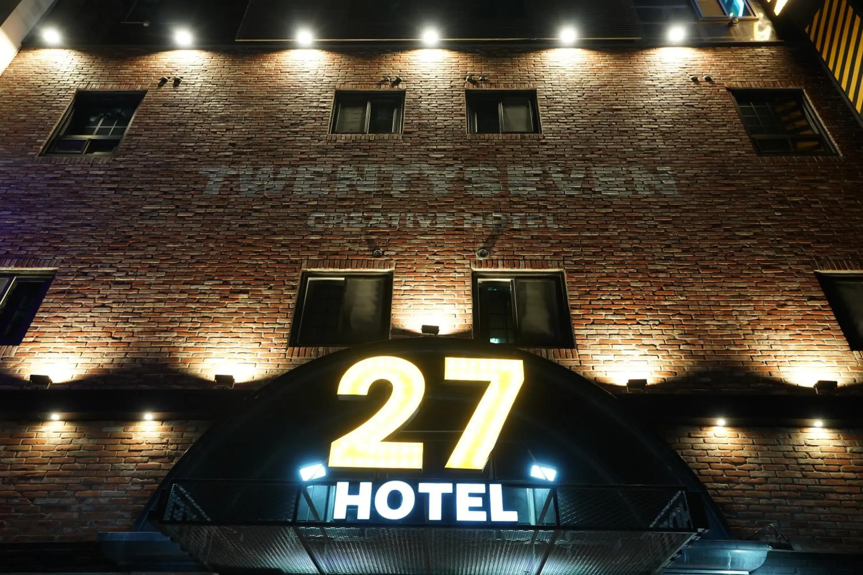 27 Hotel 27 Hotel