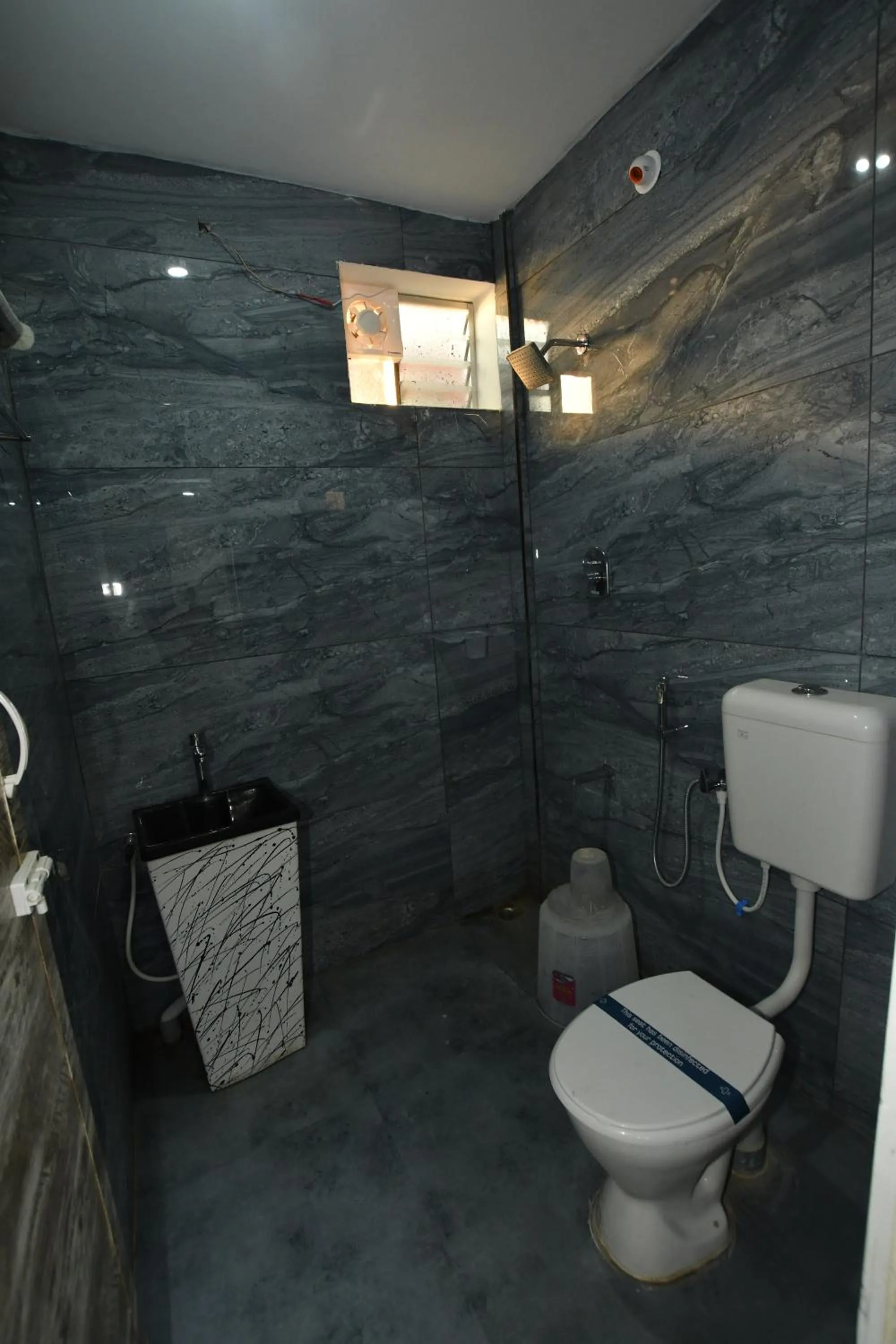 Shower in VIJAY BALAJI MAHAL A/C