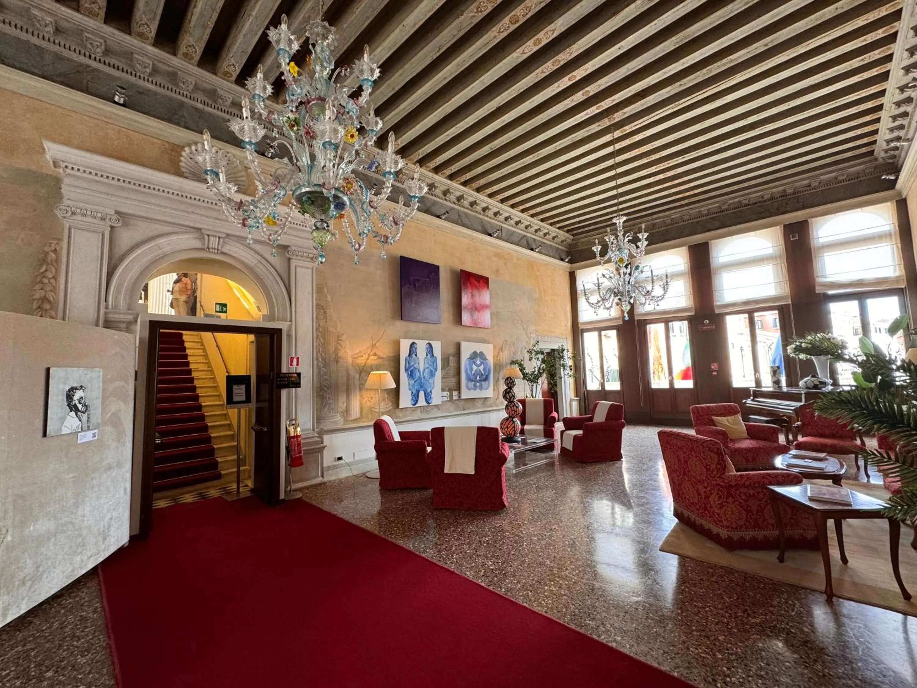Restaurant/places to eat in Ruzzini Palace Hotel