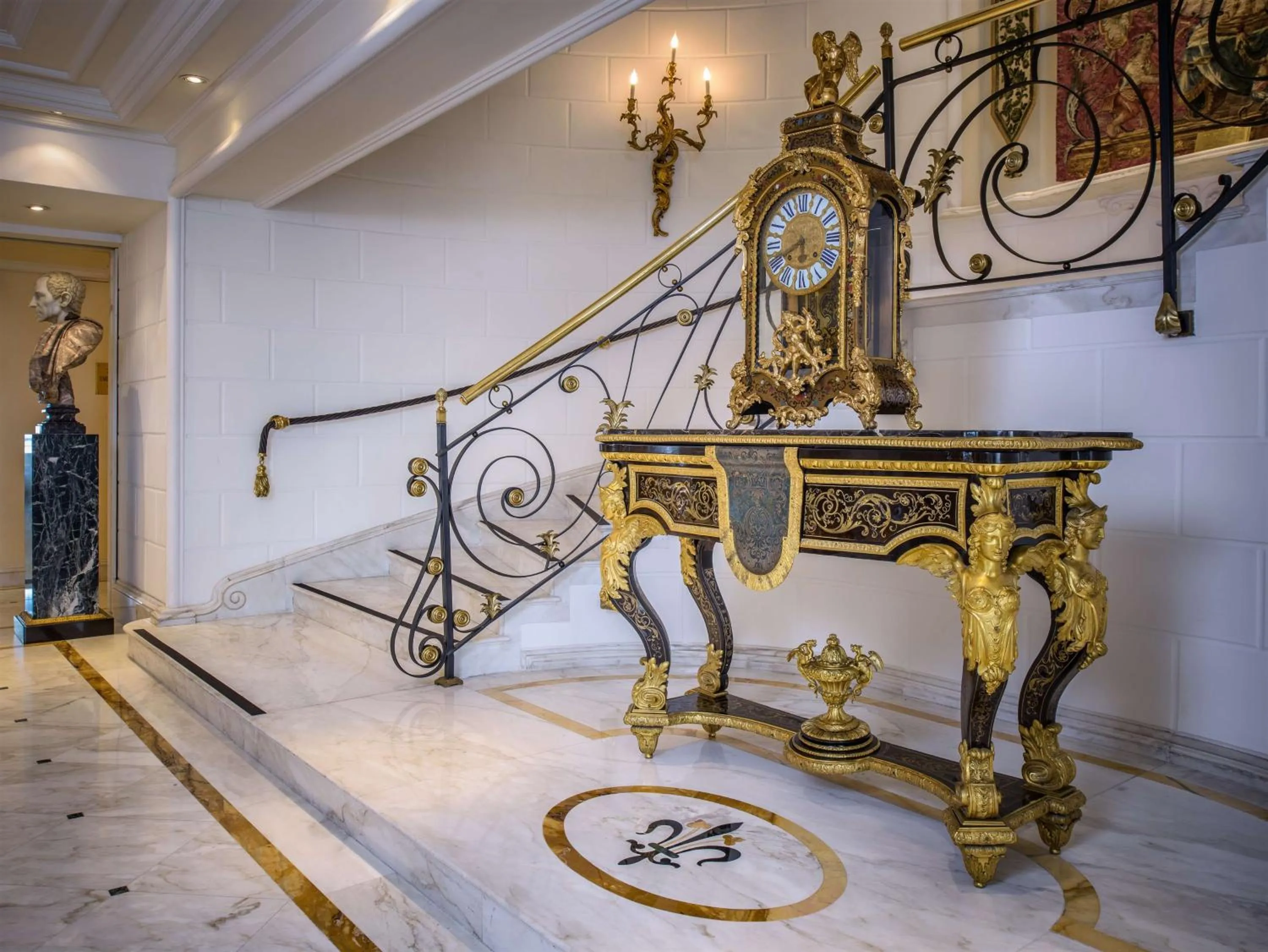 Lobby or reception in Rome Cavalieri, A Waldorf Astoria Hotel