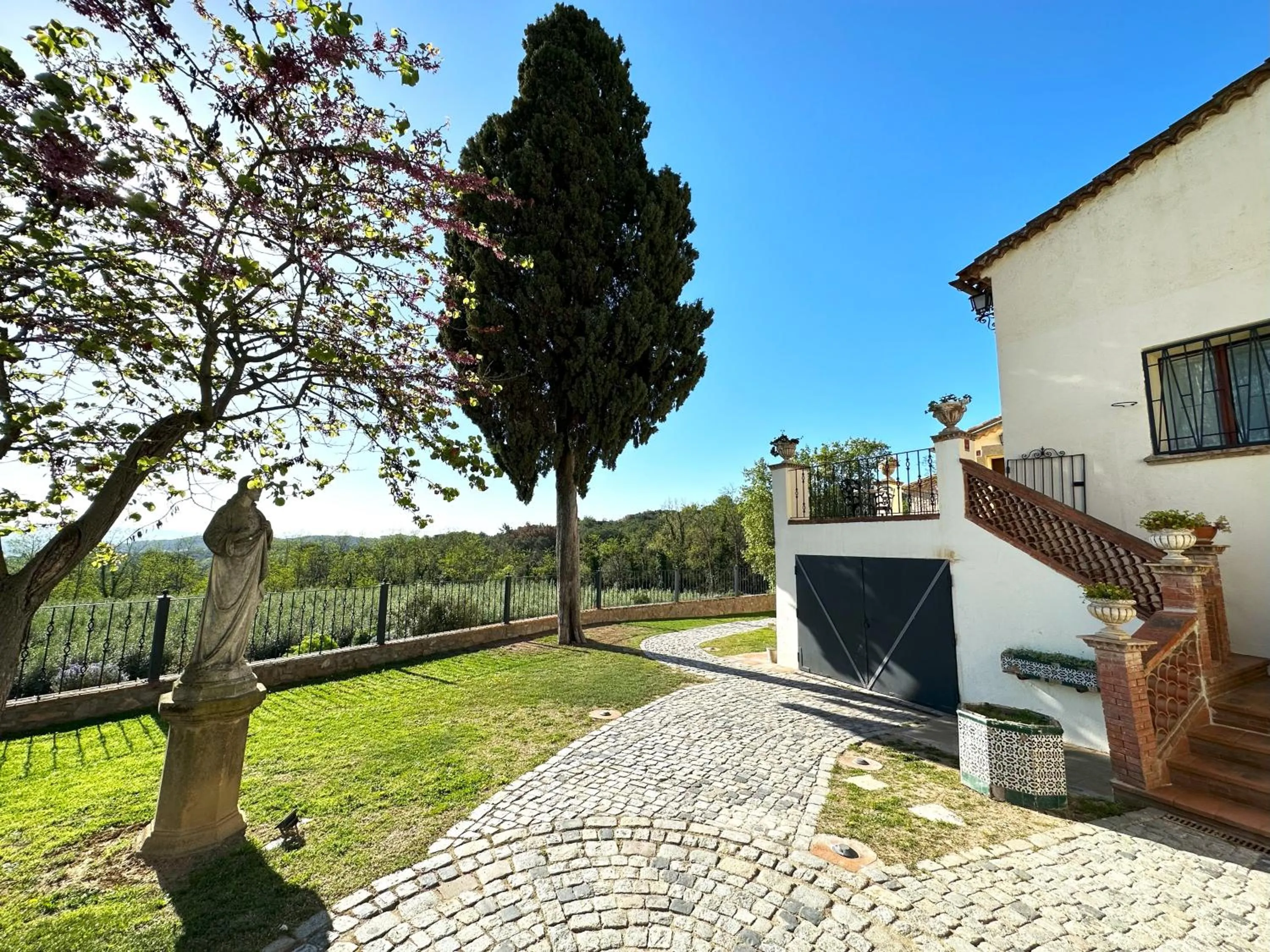 Property building in Masia Can Viver - Olive oil tourism B&B