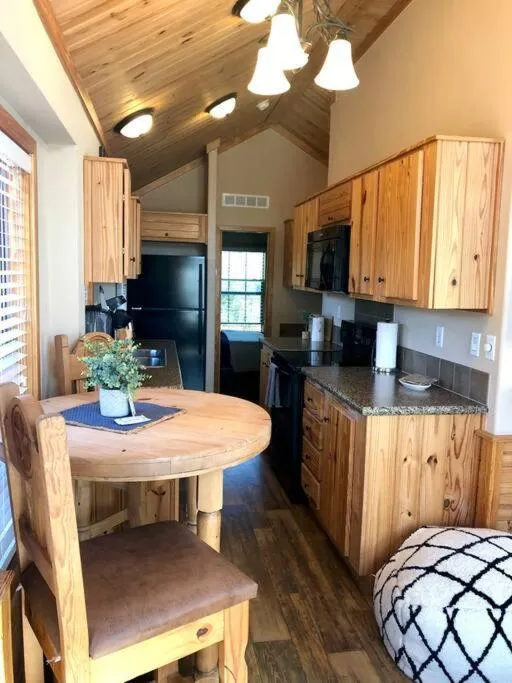 The Armadillo Cabin - Cabins At Rim Rock