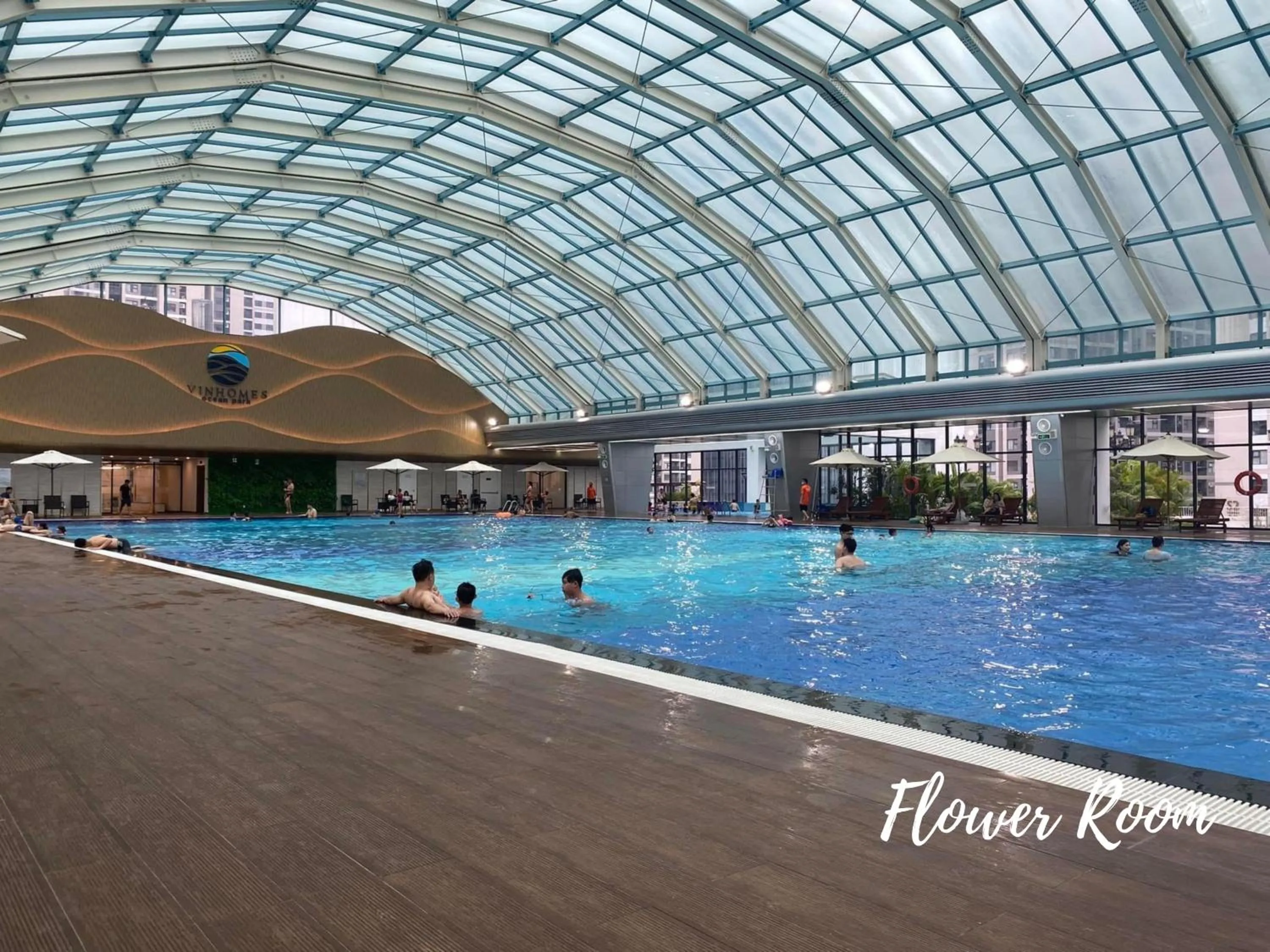 Swimming pool in Apartment 1BR-FL27th-R103 Building-Vinhome Ocean Park