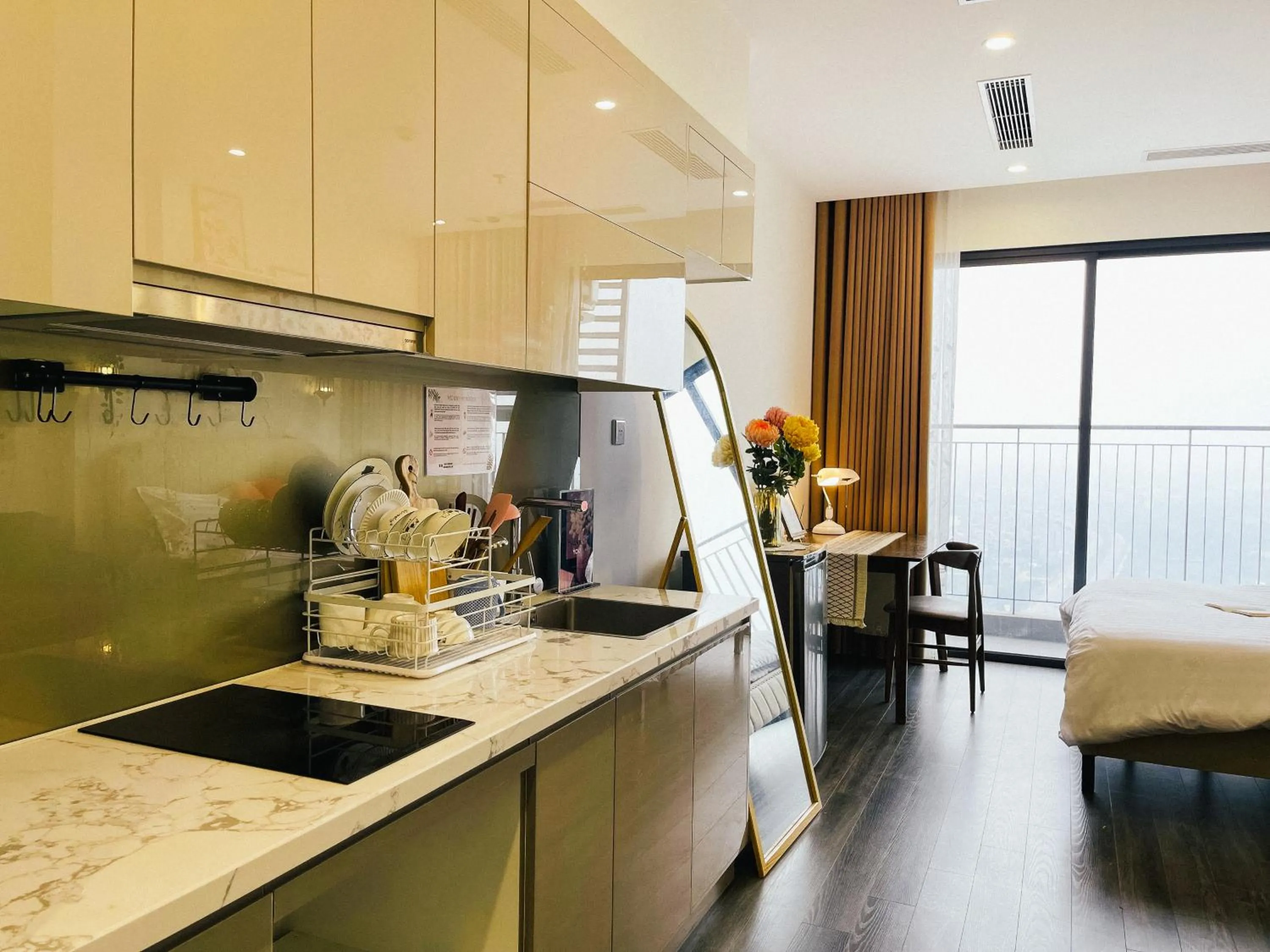 stove in Apartment 1BR-FL27th-R103 Building-Vinhome Ocean Park