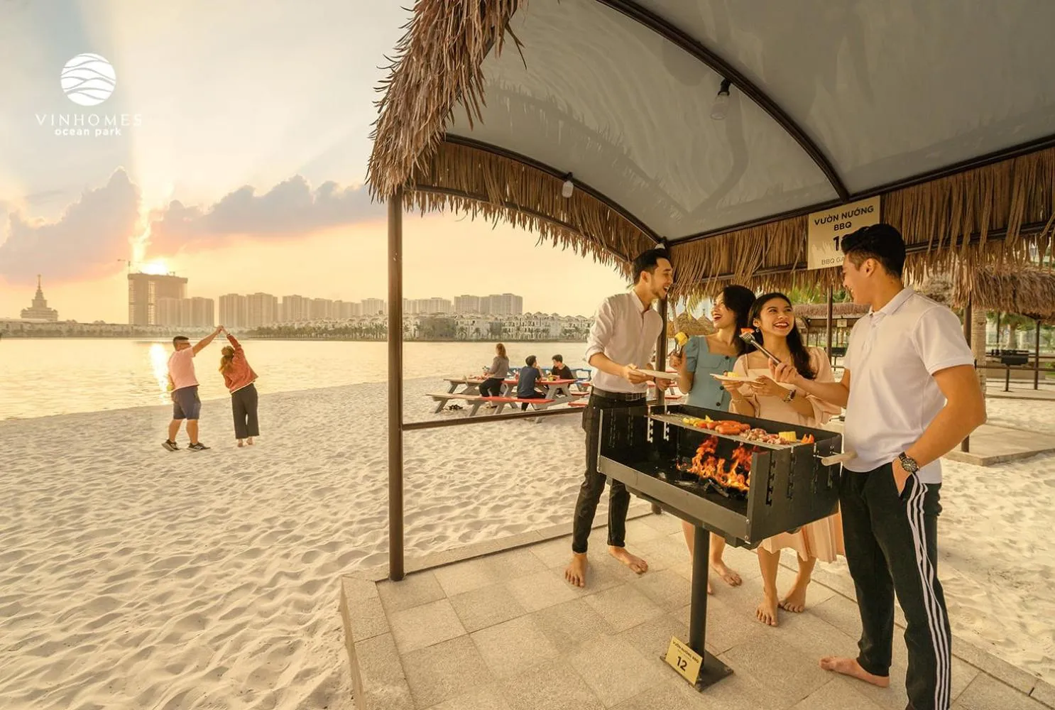 BBQ facilities in Apartment 1BR-FL27th-R103 Building-Vinhome Ocean Park