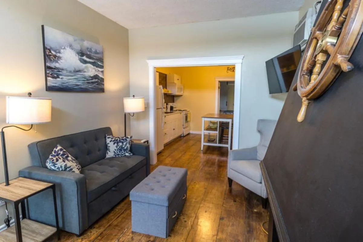 Living room in Canalside Restaurant & Inn