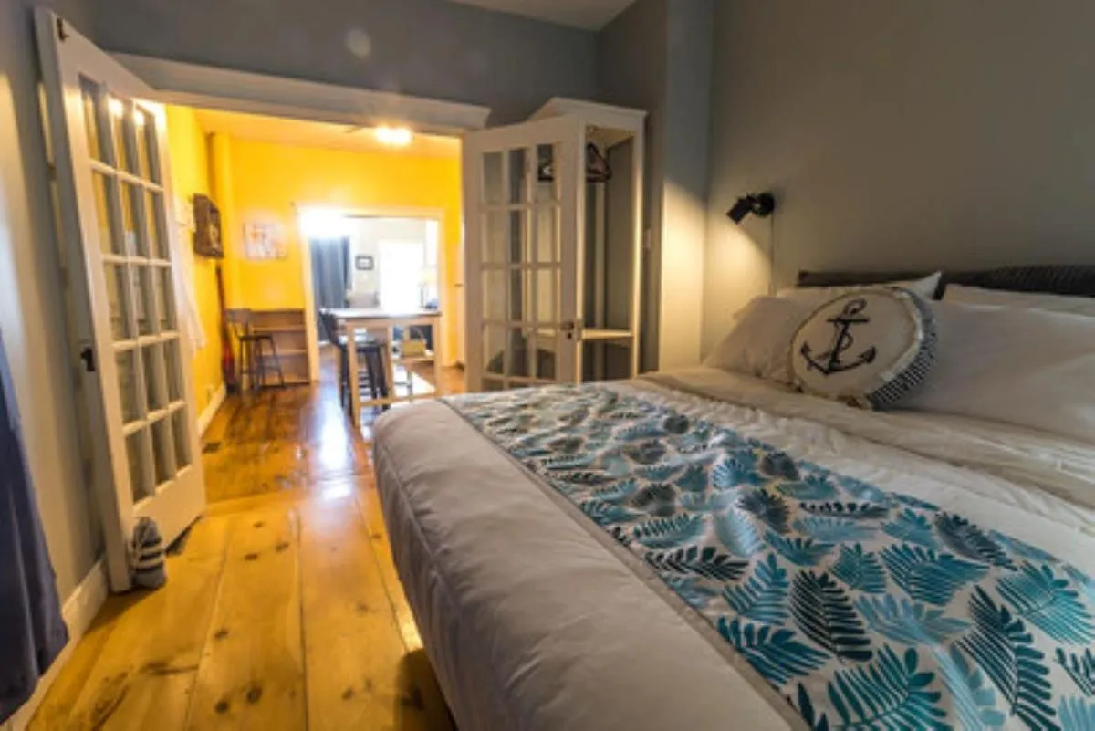 Bedroom, Bed in Canalside Restaurant & Inn