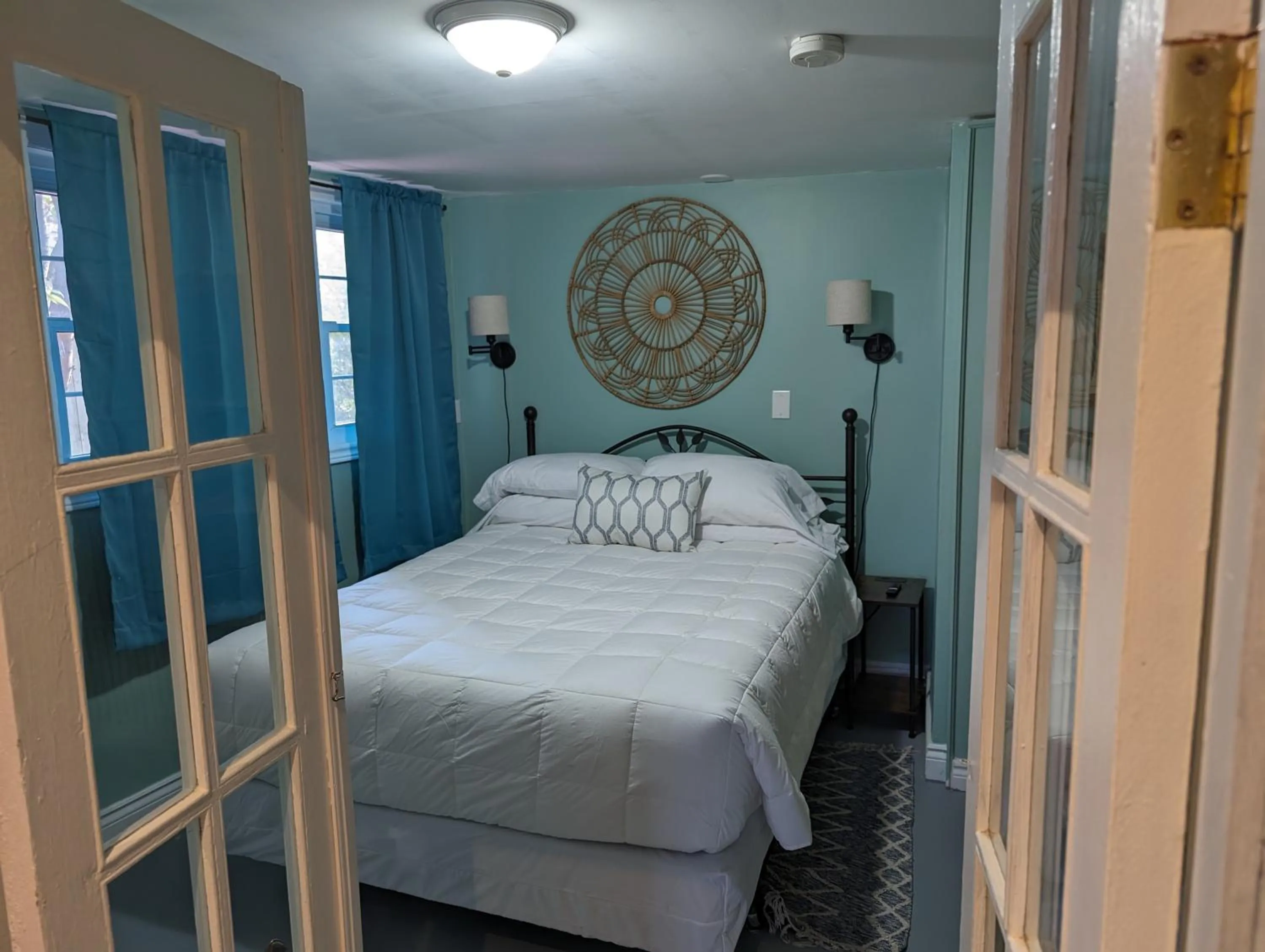 Bedroom, Bed in Canalside Restaurant & Inn