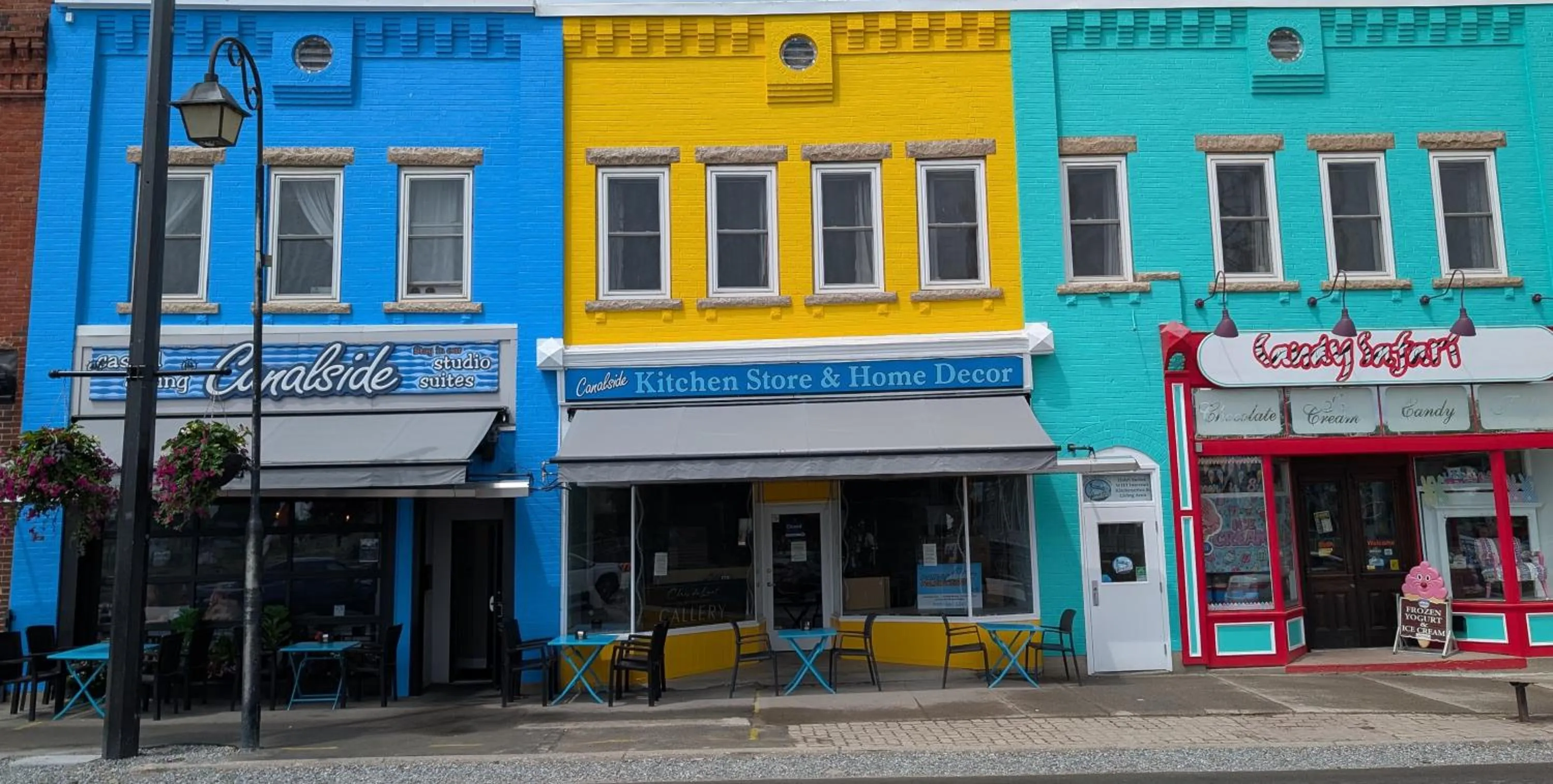 Property building in Canalside Restaurant & Inn