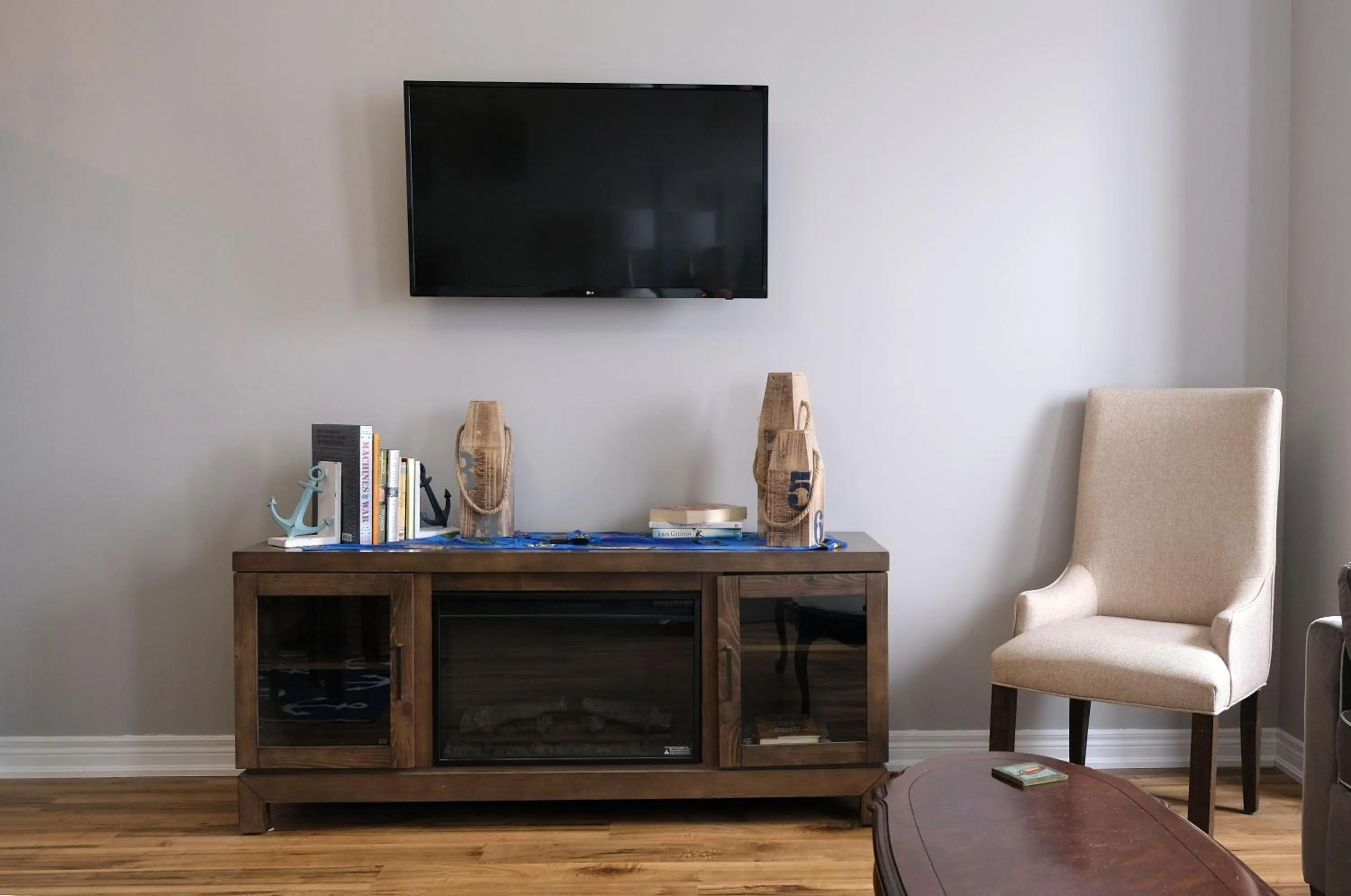Living room in Canalside Restaurant & Inn