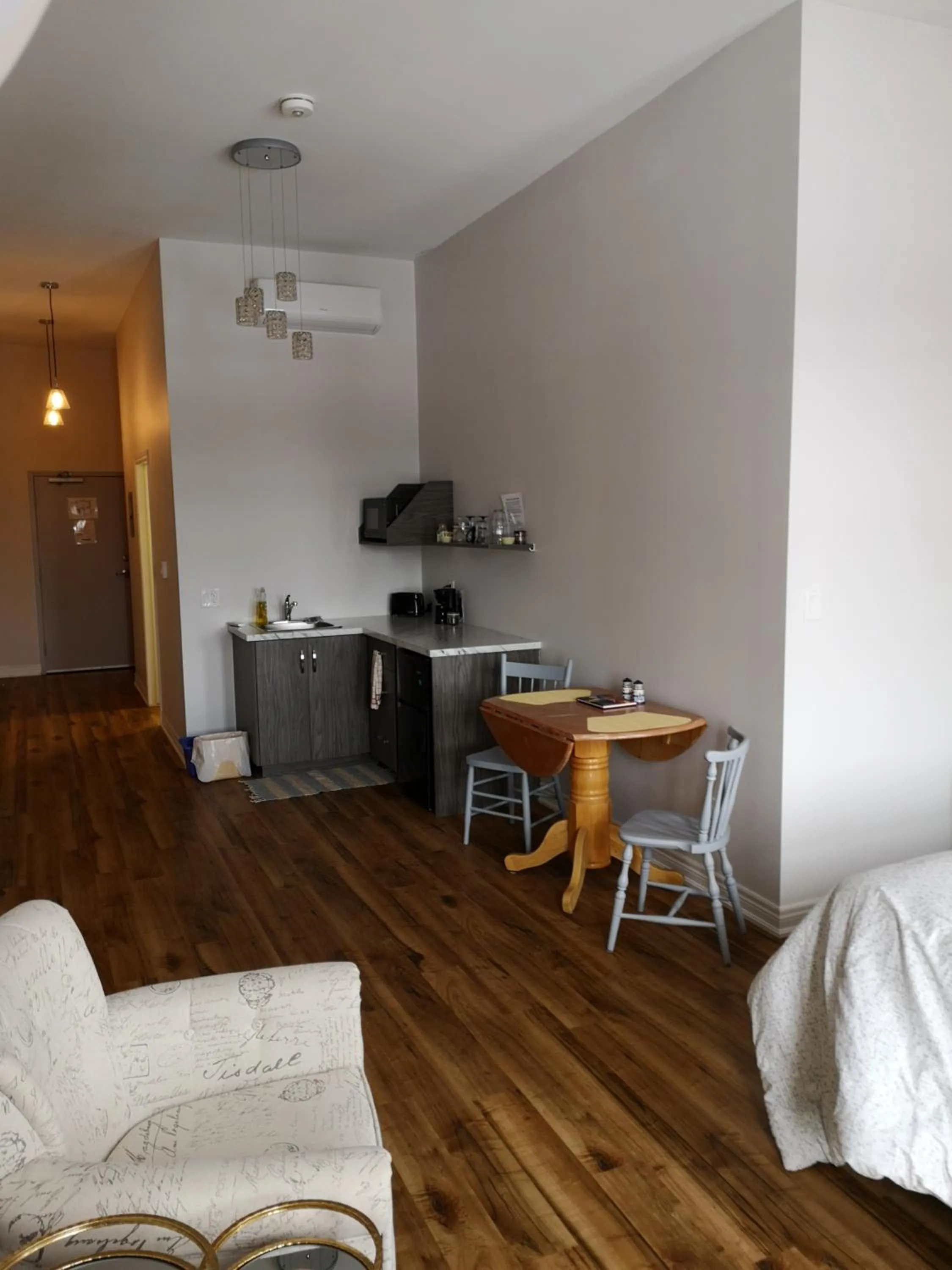 Kitchen or kitchenette in Canalside Restaurant & Inn