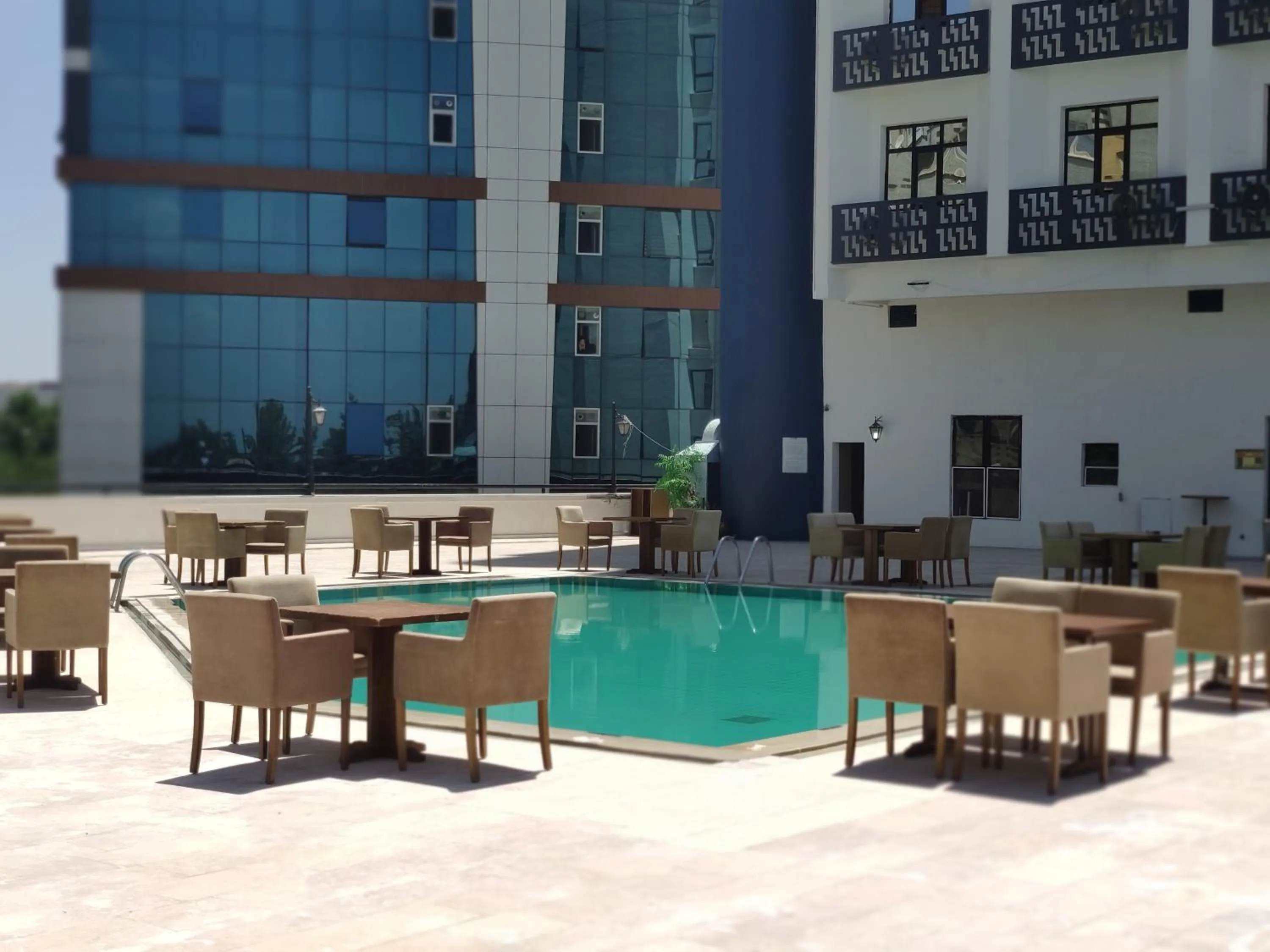 Swimming pool in Plaza Hotel Diyarbakir