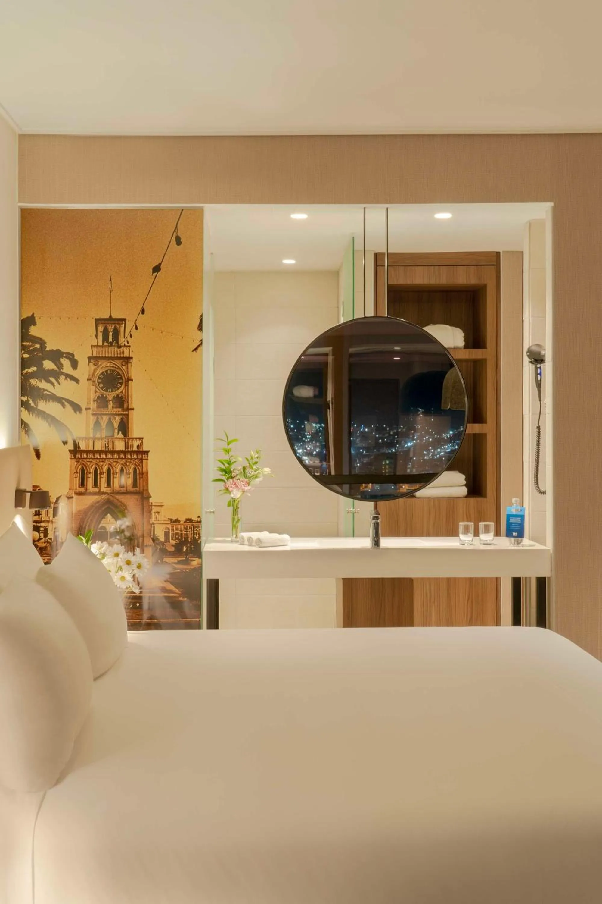 Bathroom, Bed in NH Iquique Pacifico