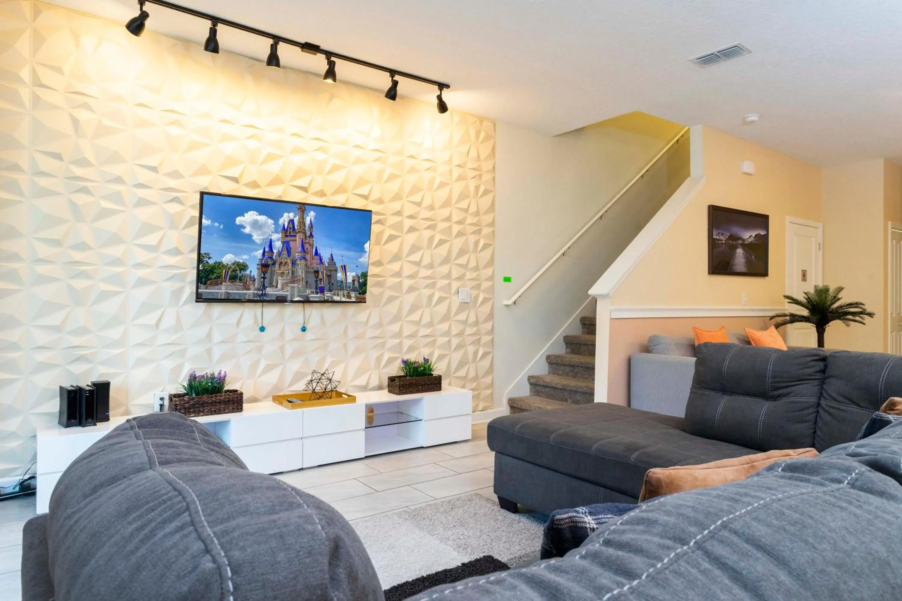 Magnificent 5Bd w/ Pool Close to Disney @Storey Lake 4800