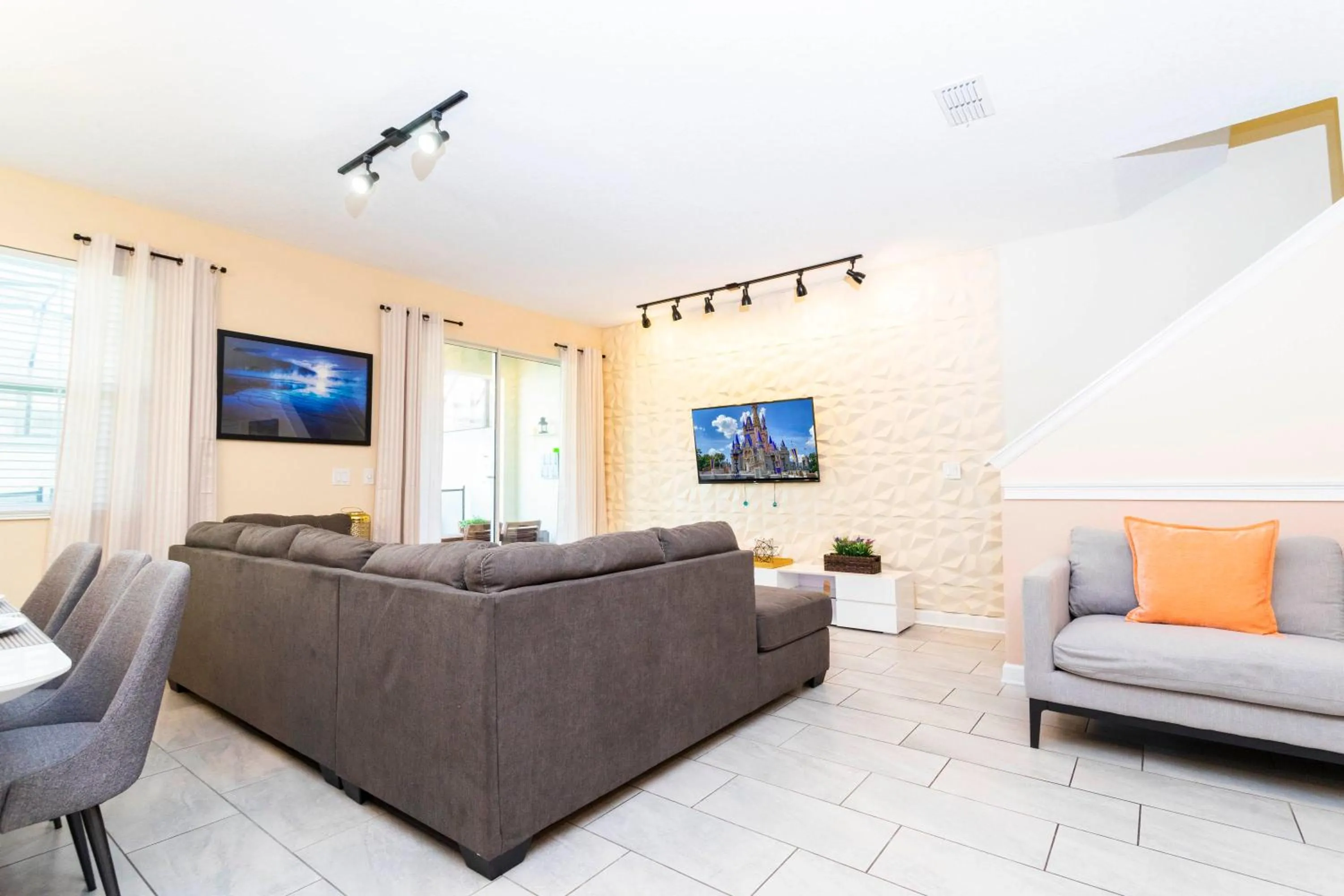 Magnificent 5Bd w/ Pool Close to Disney @Storey Lake 4800