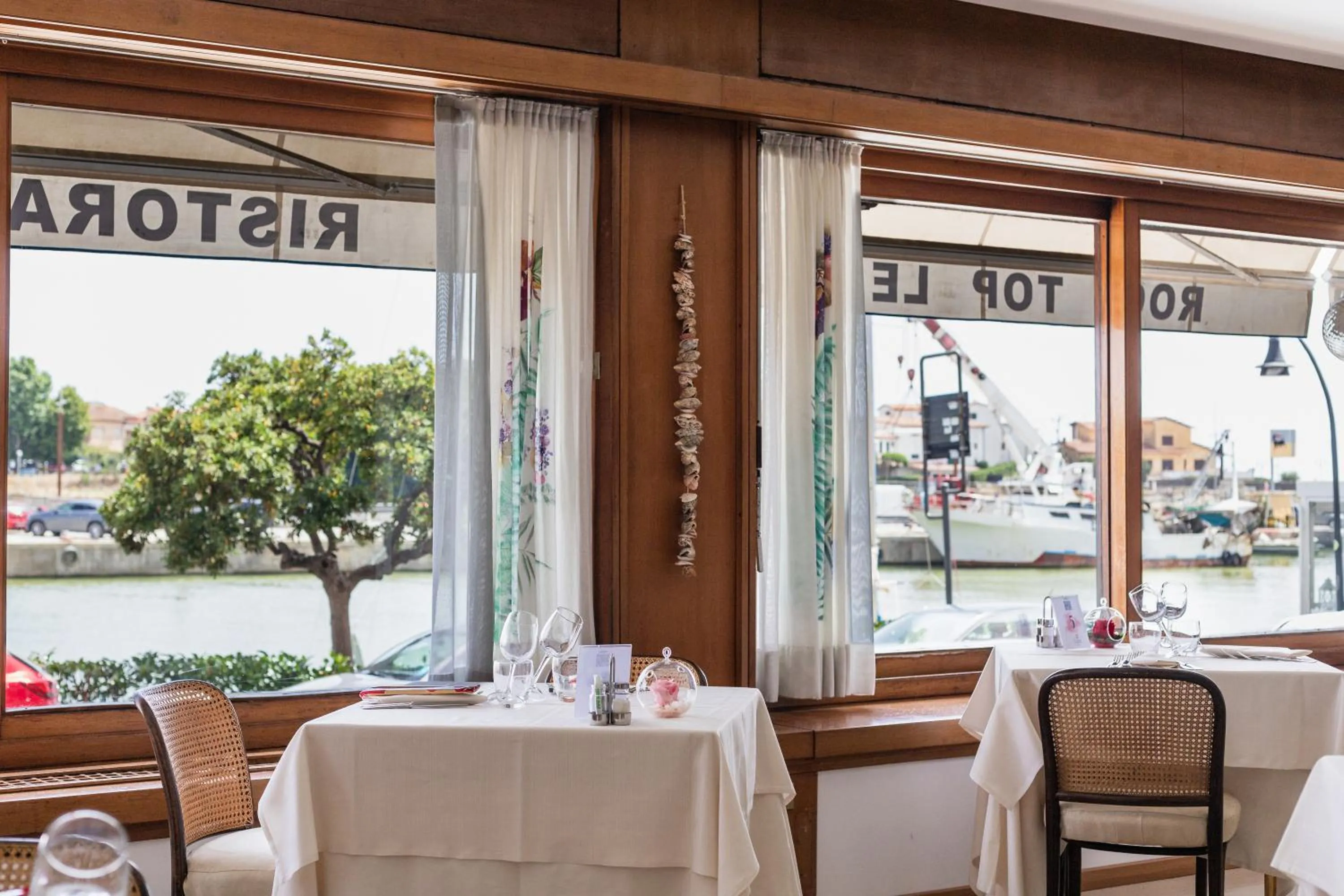 Restaurant/places to eat in Hotel L'Approdo