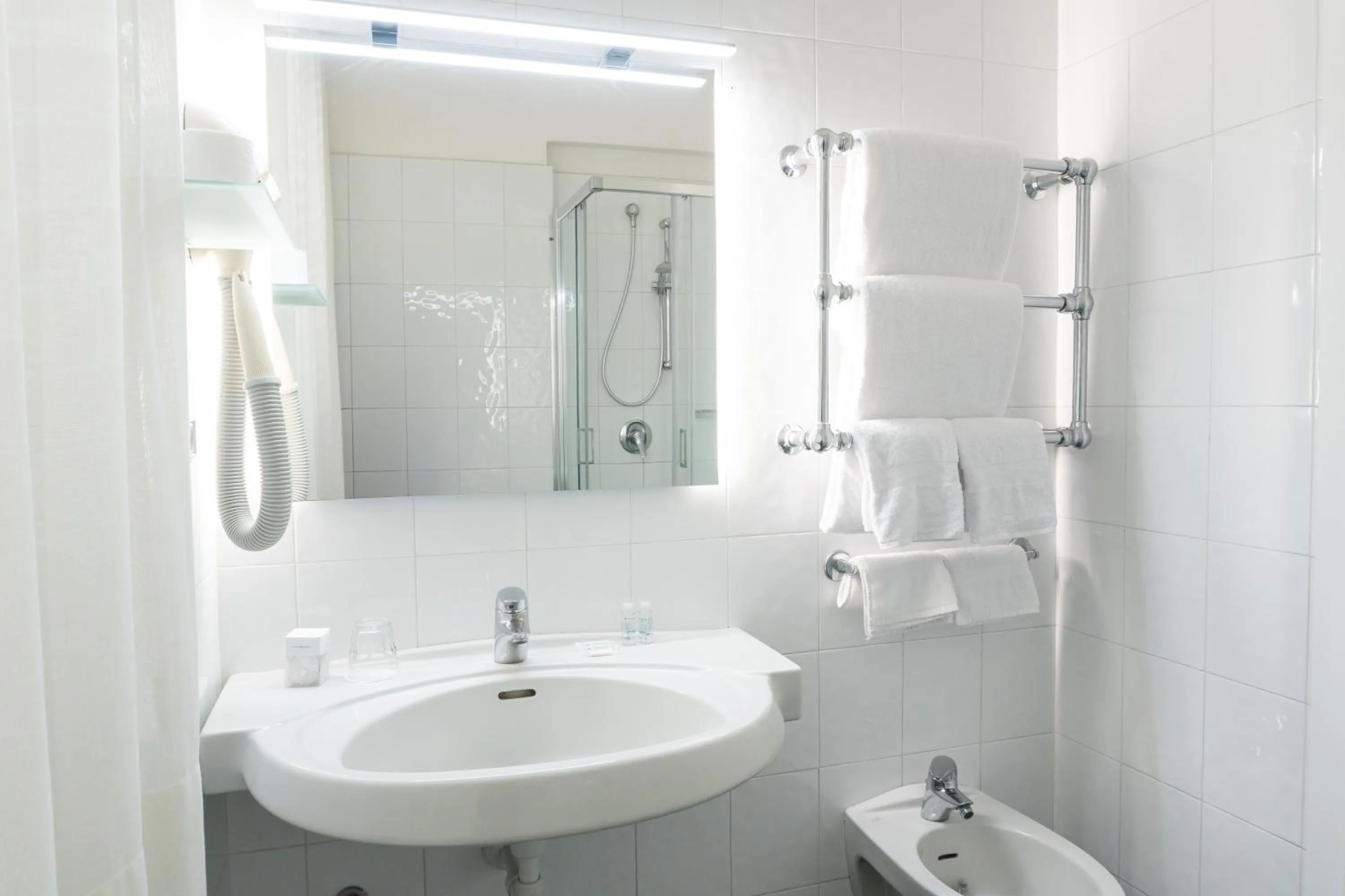 Bathroom in Hotel L'Approdo