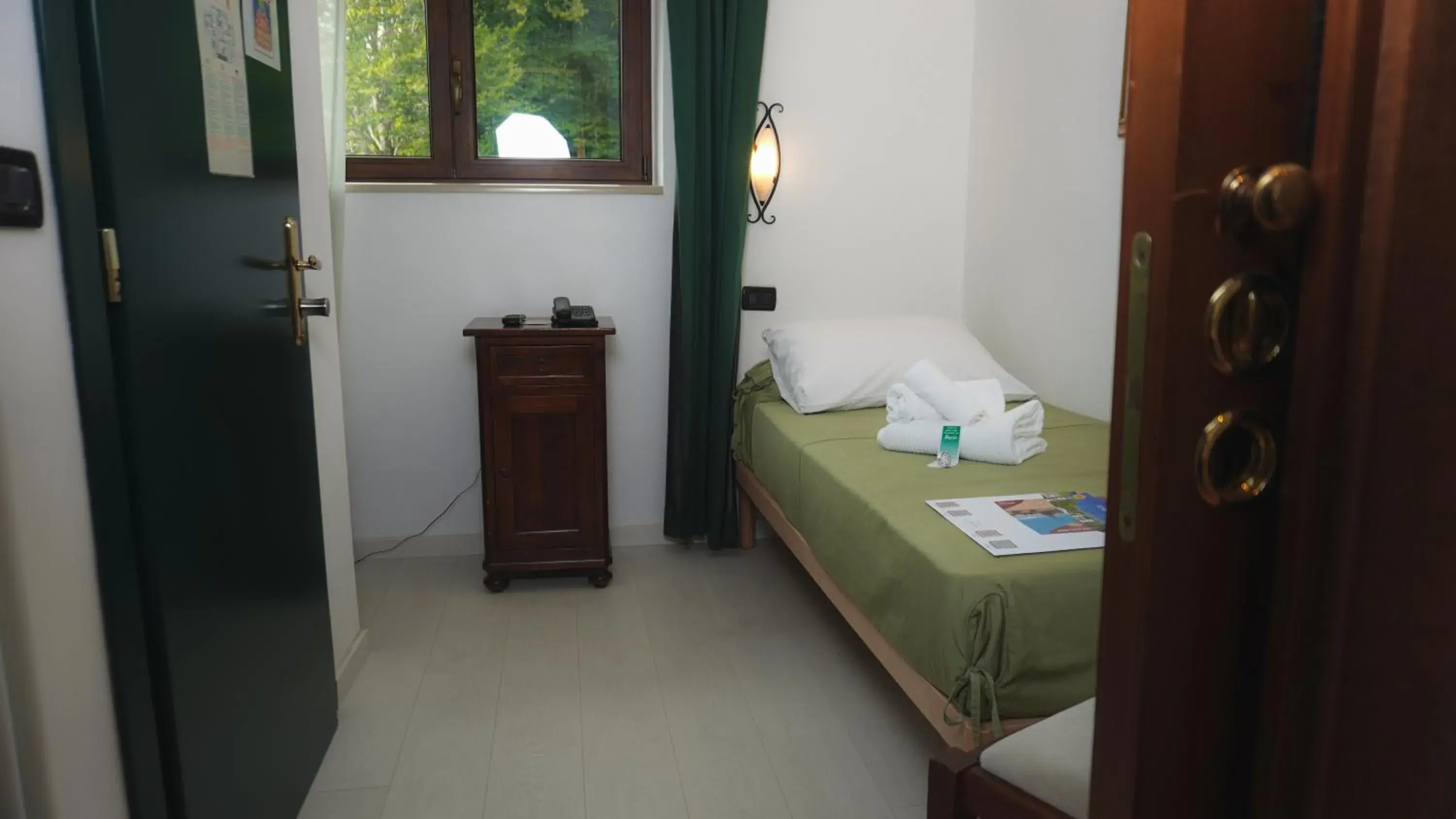 Photo of the whole room, Bed in Albergo Le Macinaie - Monte Amiata Photo of the whole room, Bed in Albergo Le Macinaie - Monte Amiata