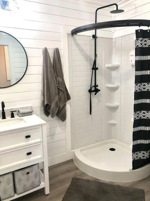 The Bobcat Cabin - The Cabins at Rim Rock