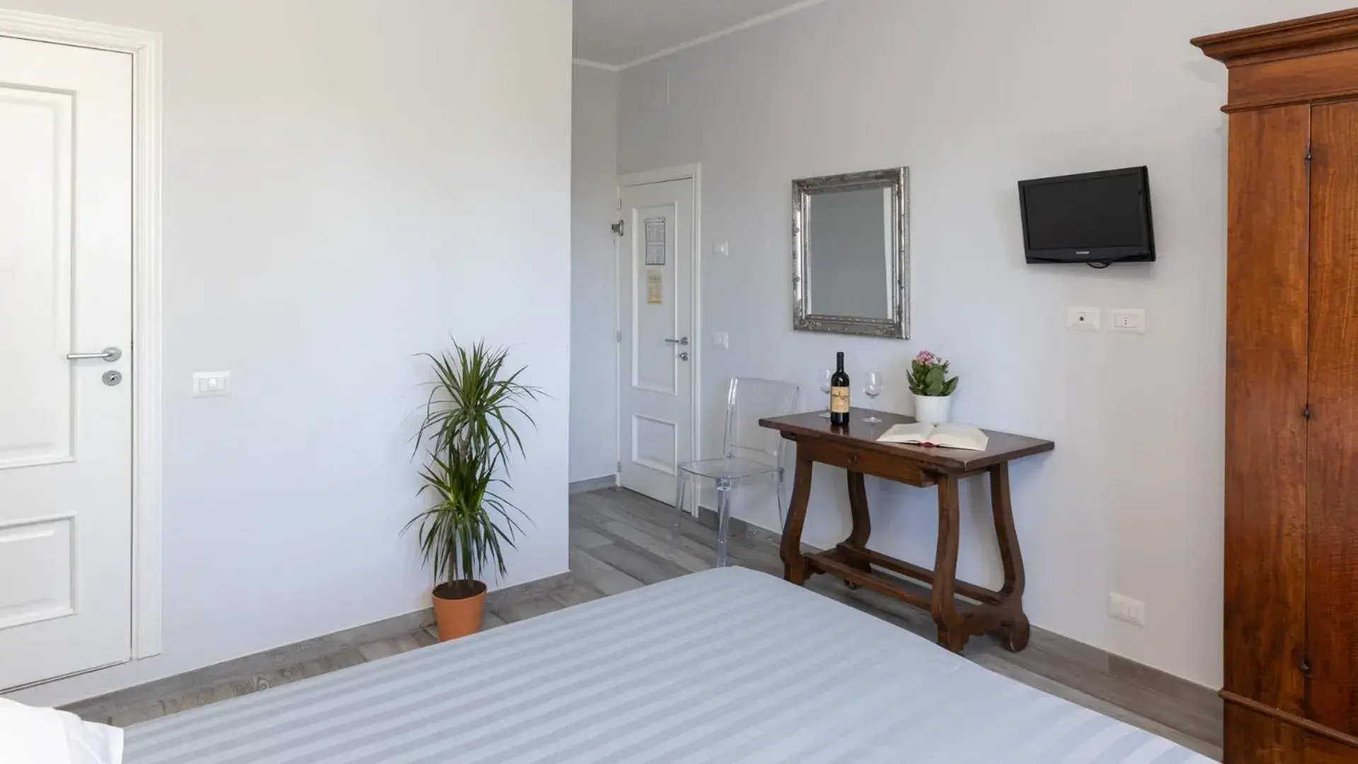 Bedroom, Bed in Hotel Villa Bonelli Bedroom, Bed in Hotel Villa Bonelli