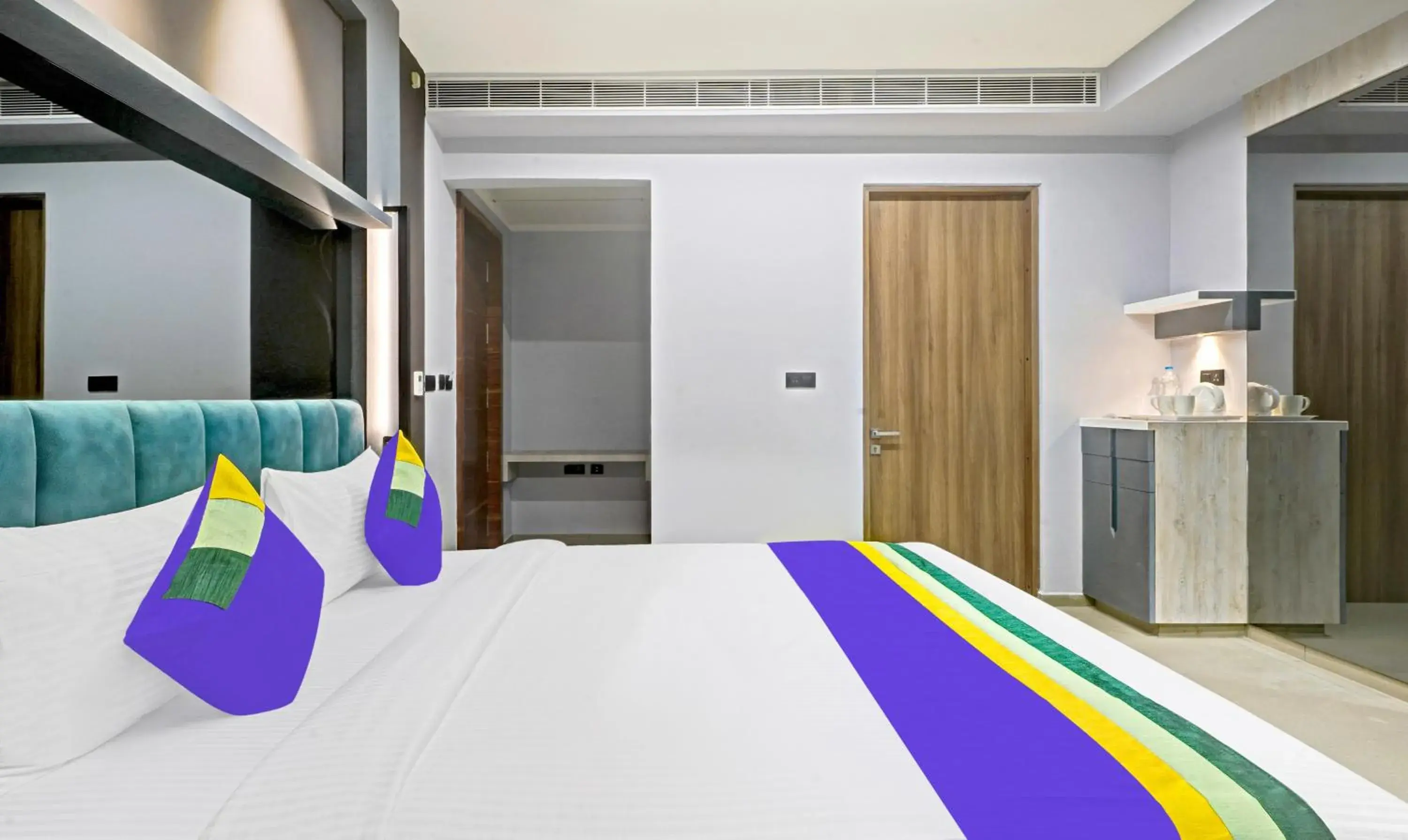 Bedroom, Bed in Treebo Premium La Orchid, Big Temple Bedroom, Bed in Treebo Premium La Orchid, Big Temple