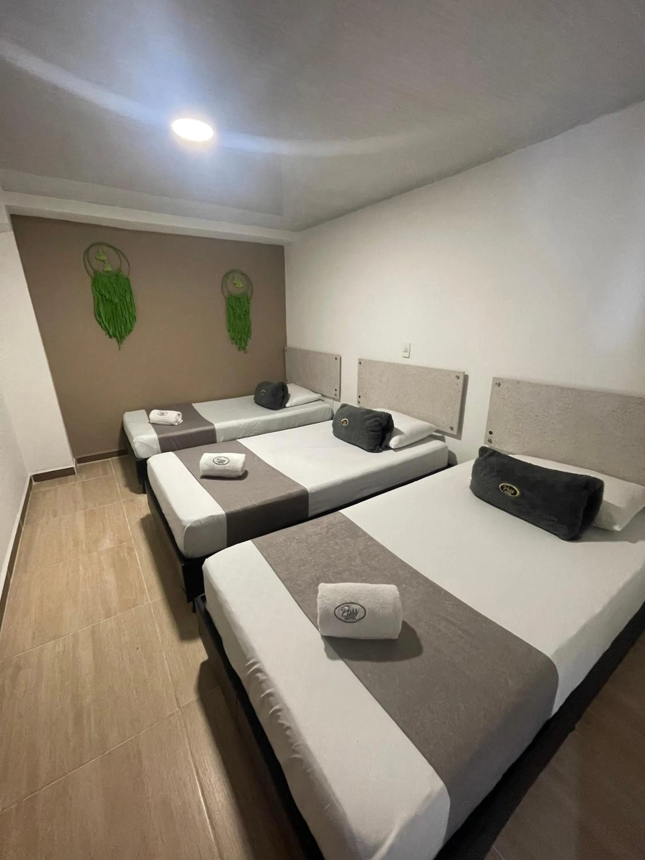 Photo of the whole room, Bed in Hotel Pass, Laureles Medellín