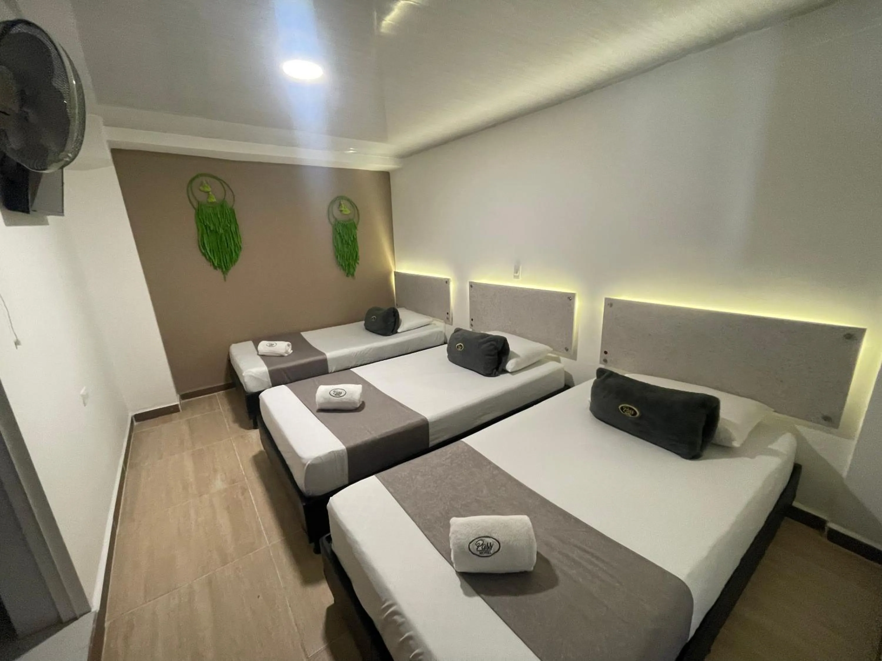 Photo of the whole room, Bed in Hotel Pass, Laureles Medellín
