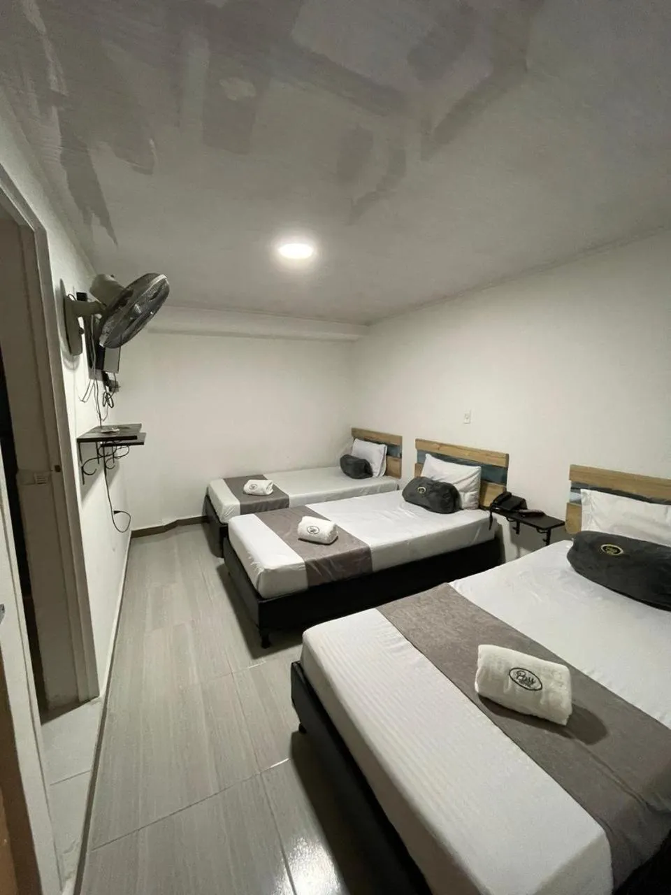 Photo of the whole room, Bed in Hotel Pass, Laureles Medellín