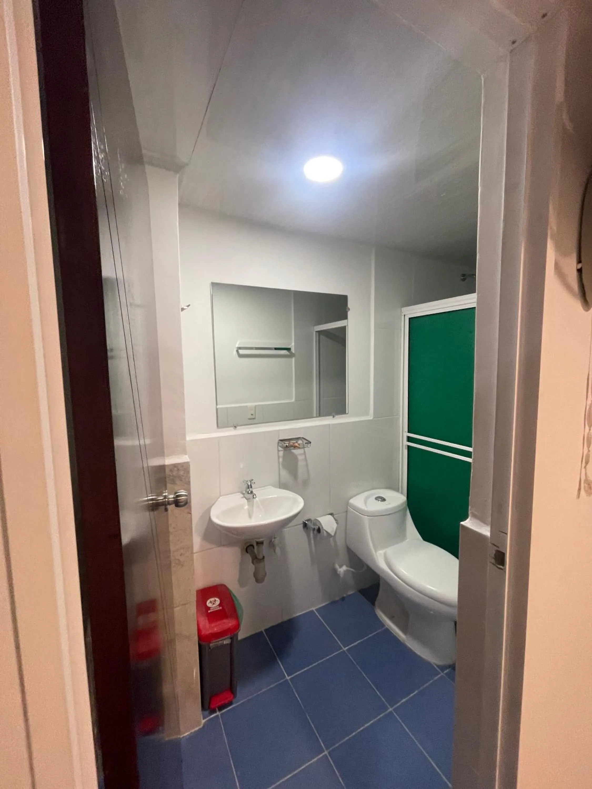 Bathroom in Hotel Pass, Laureles Medellín