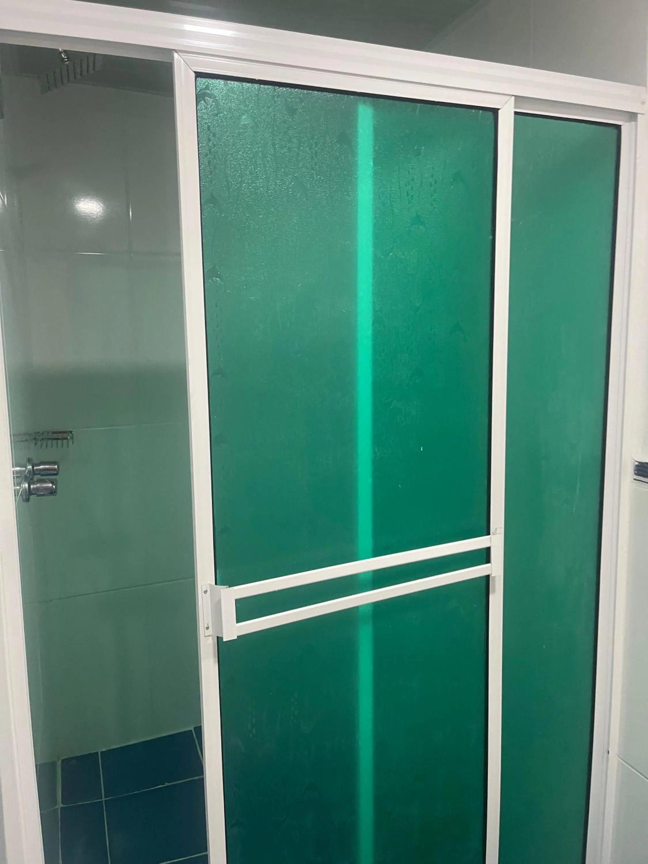 Shower in Hotel Pass, Laureles Medellín