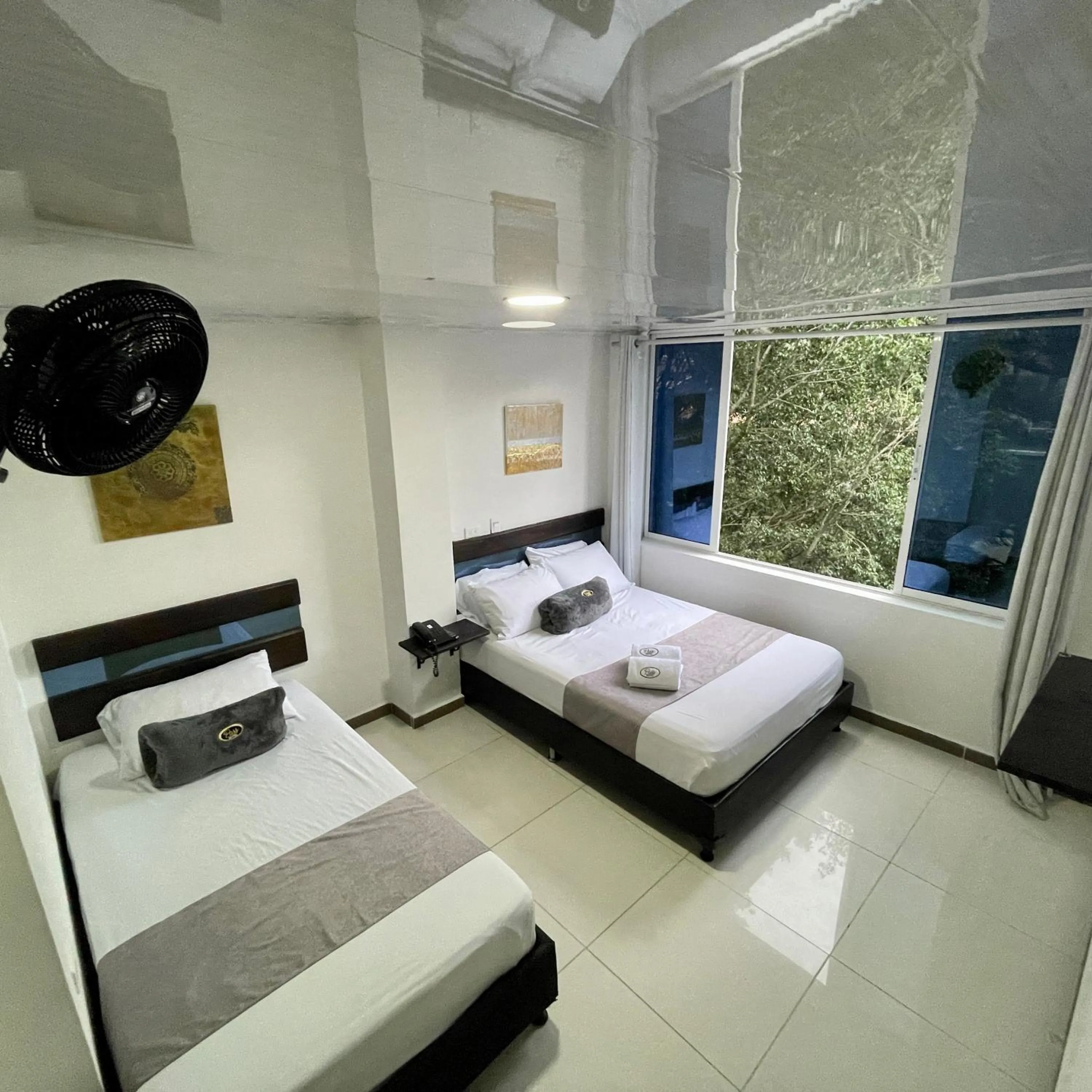 Photo of the whole room, Bed in Hotel Pass, Laureles Medellín