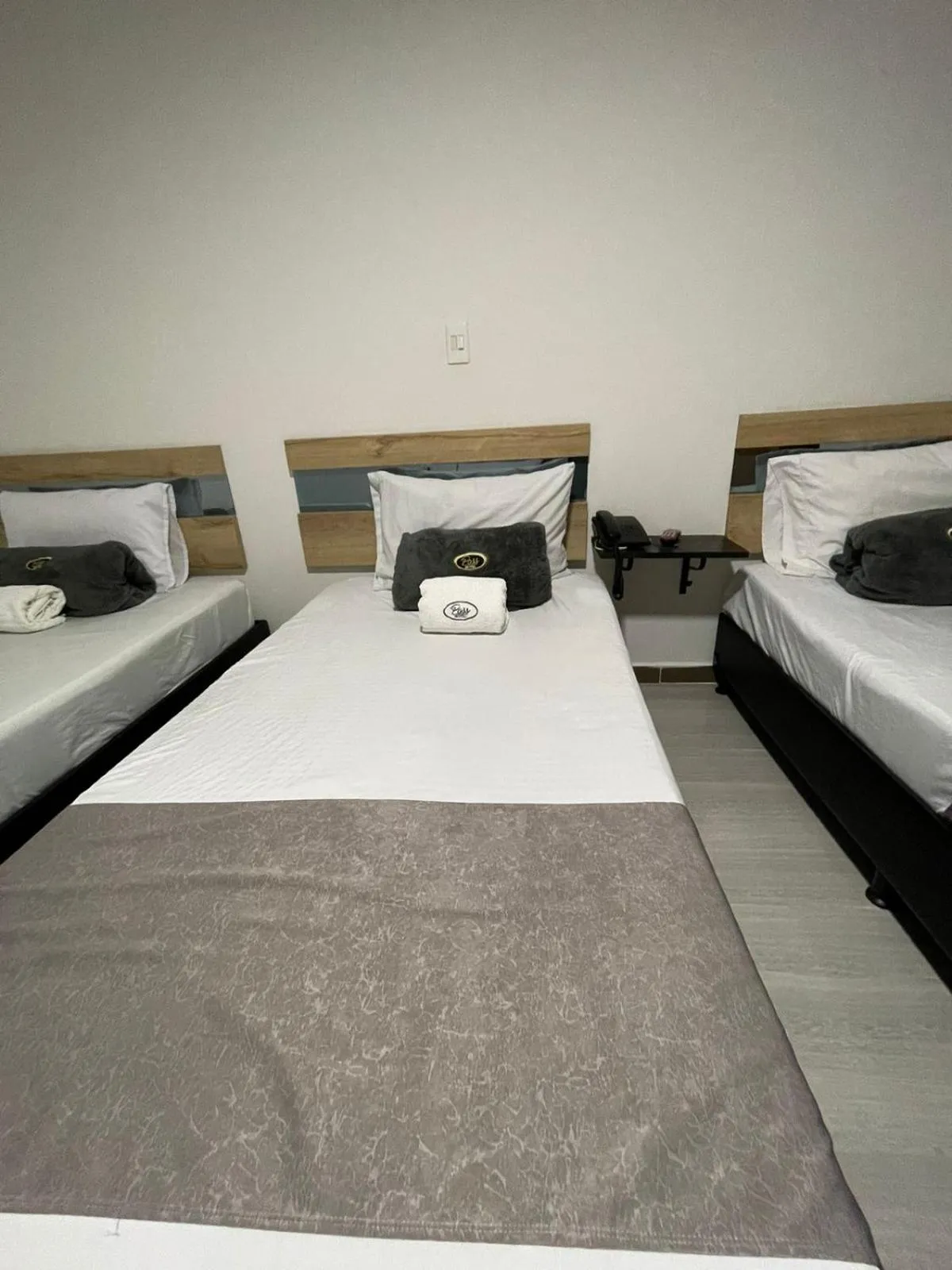 Photo of the whole room, Bed in Hotel Pass, Laureles Medellín