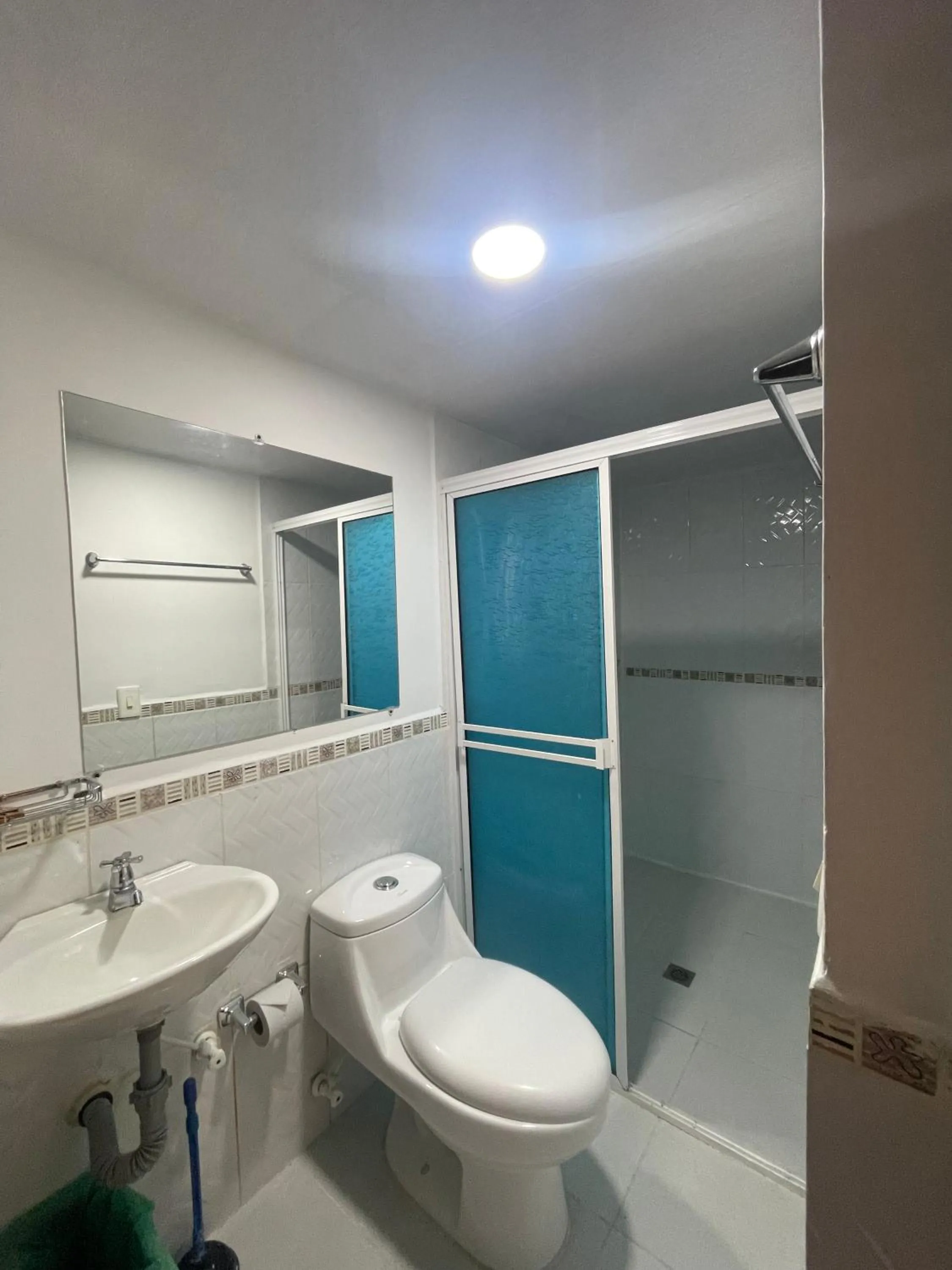 Bathroom in Hotel Pass, Laureles Medellín