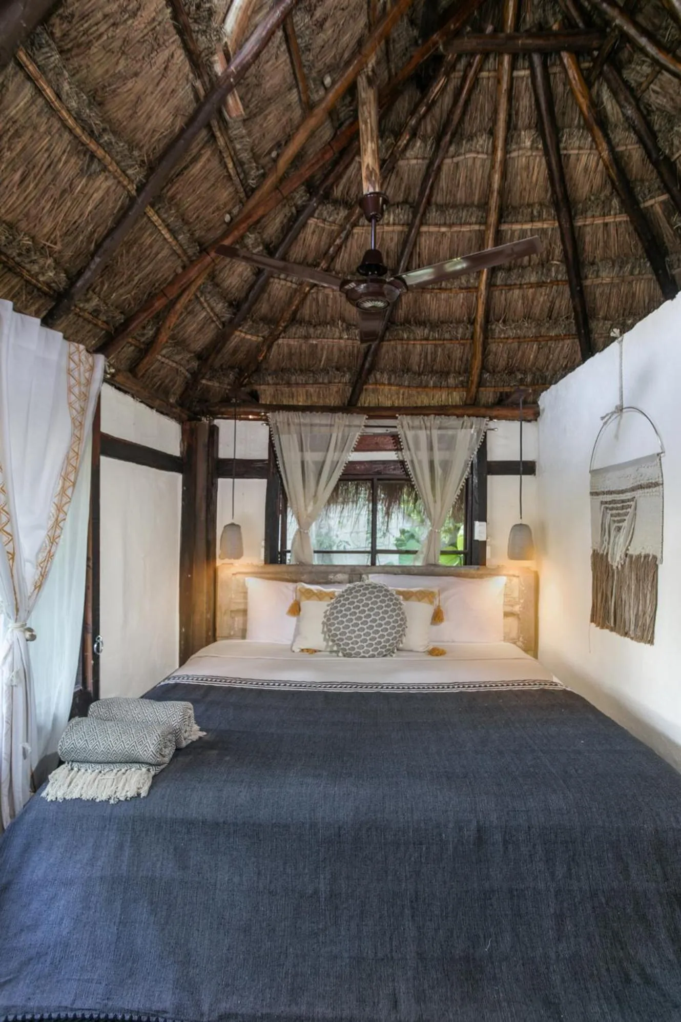 Bedroom, Bed in Villa Santuario Lake front Oasis