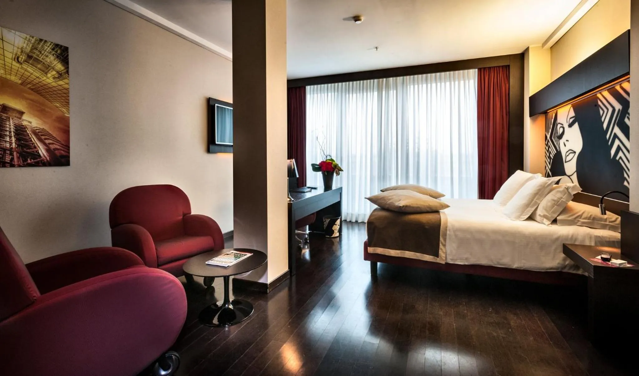 Photo of the whole room, Bed in Crowne Plaza Milan City by IHG