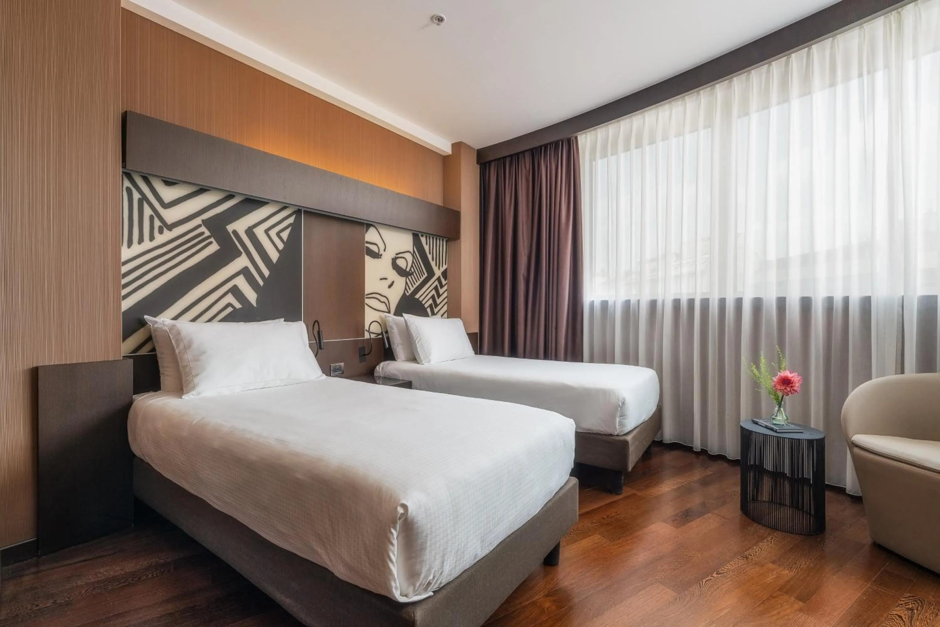 Photo of the whole room, Bed in Crowne Plaza Milan City by IHG